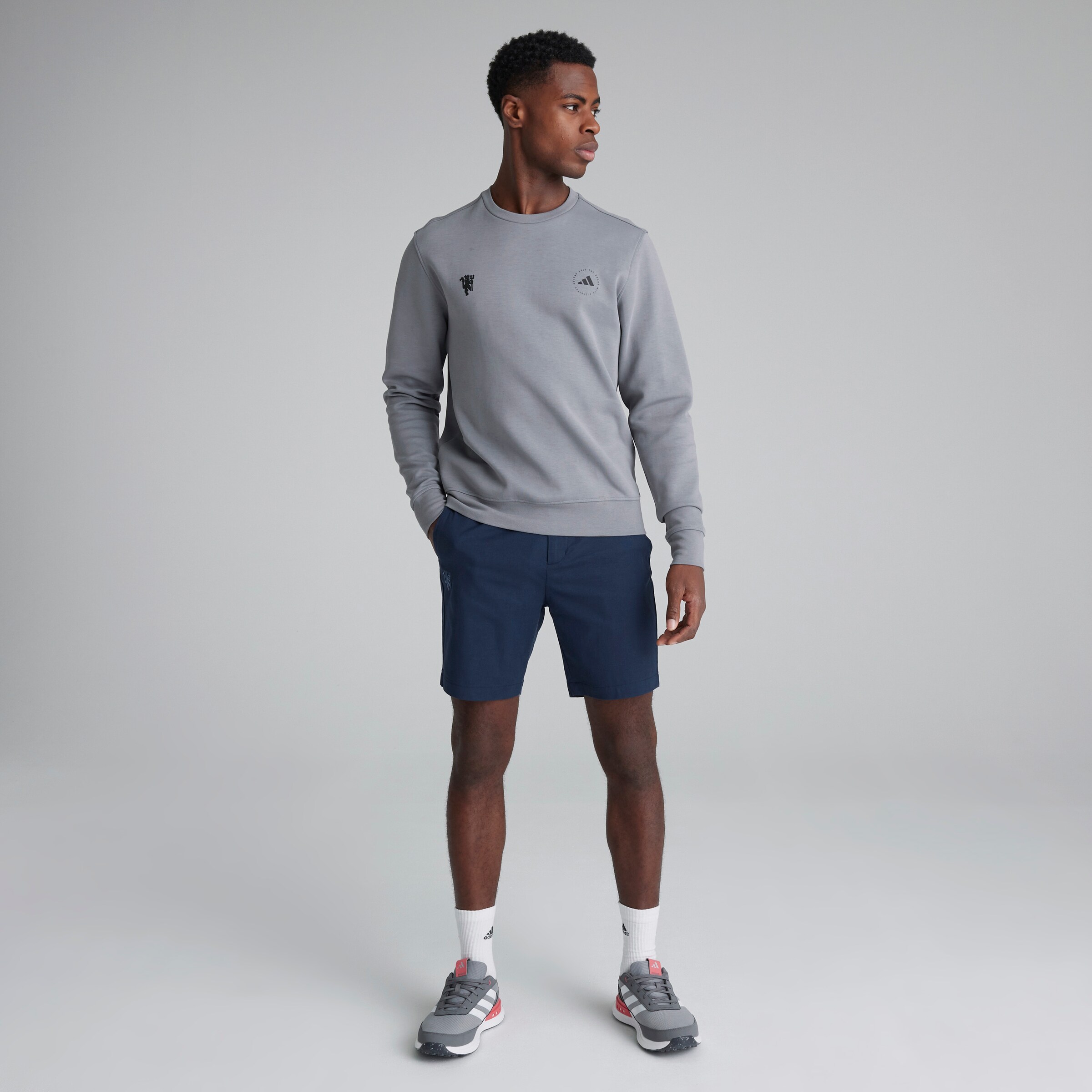 Manchester United x adidas Golf Go-To Five-Pocker Shorts Navy Azul marino Detalle [3-5]