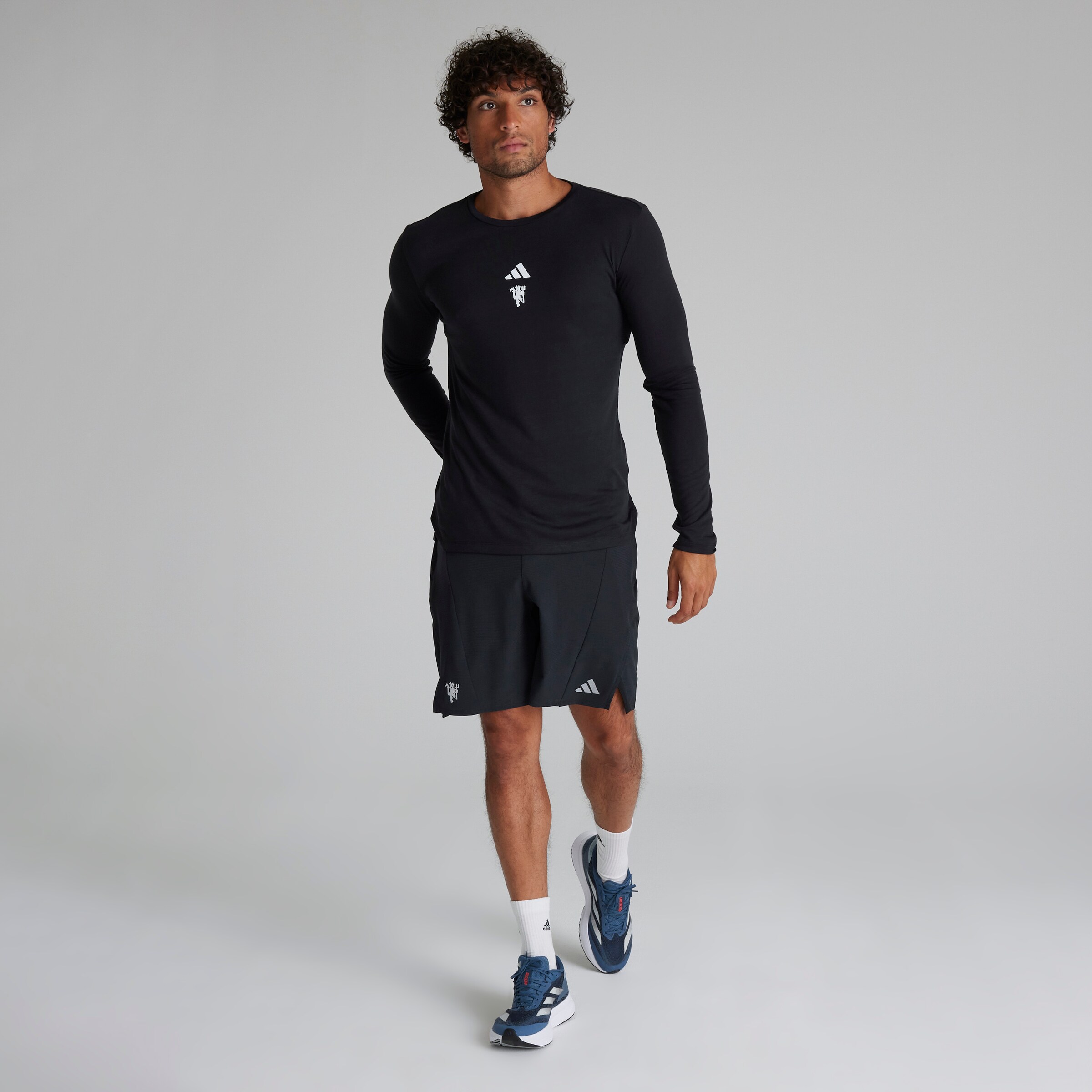 Manchester United x adidas Training Long-Sleeve Top Black Black Detail [3-7]