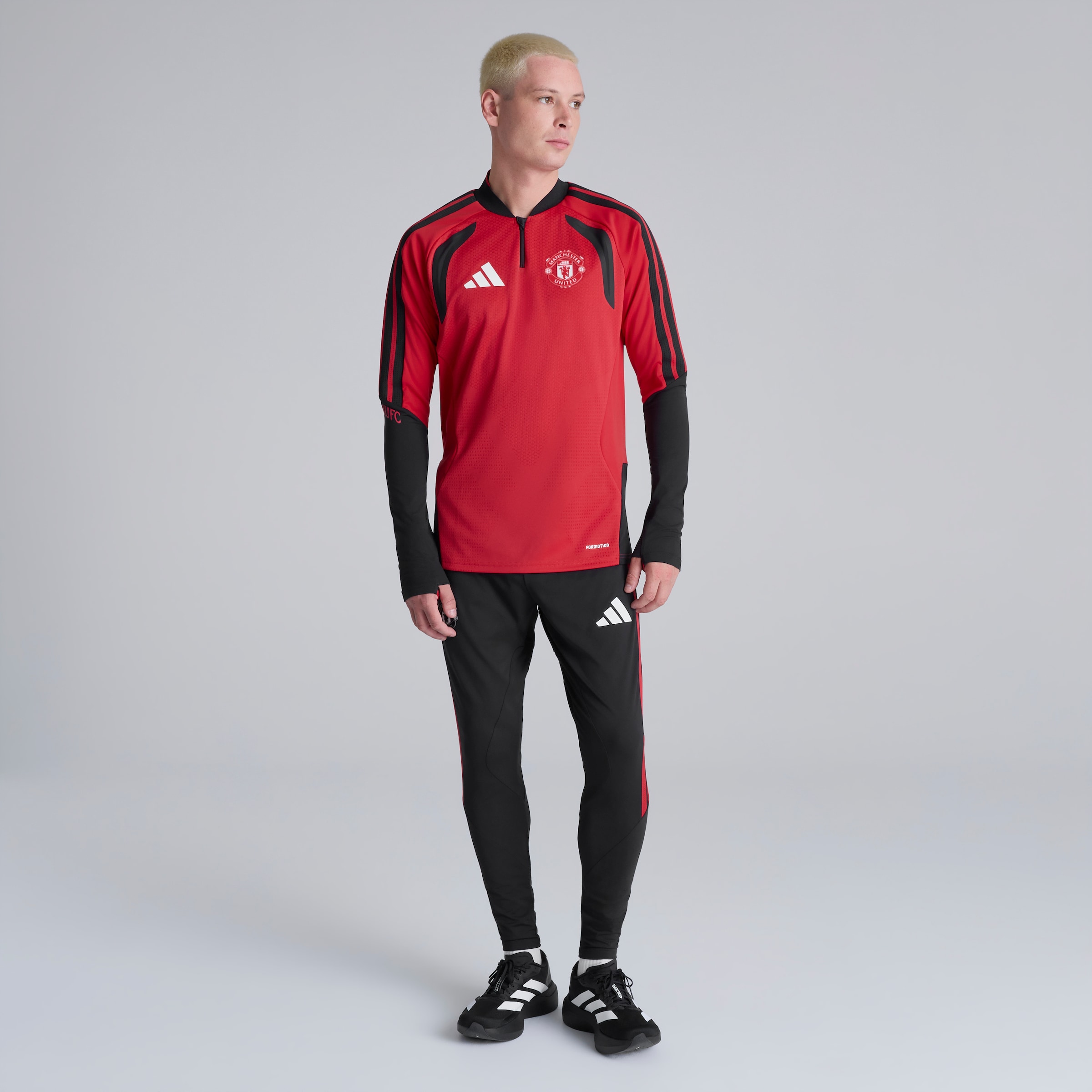 Manchester United 26/27 Training Tiro Authentic Top Red Red Detail [3-6]