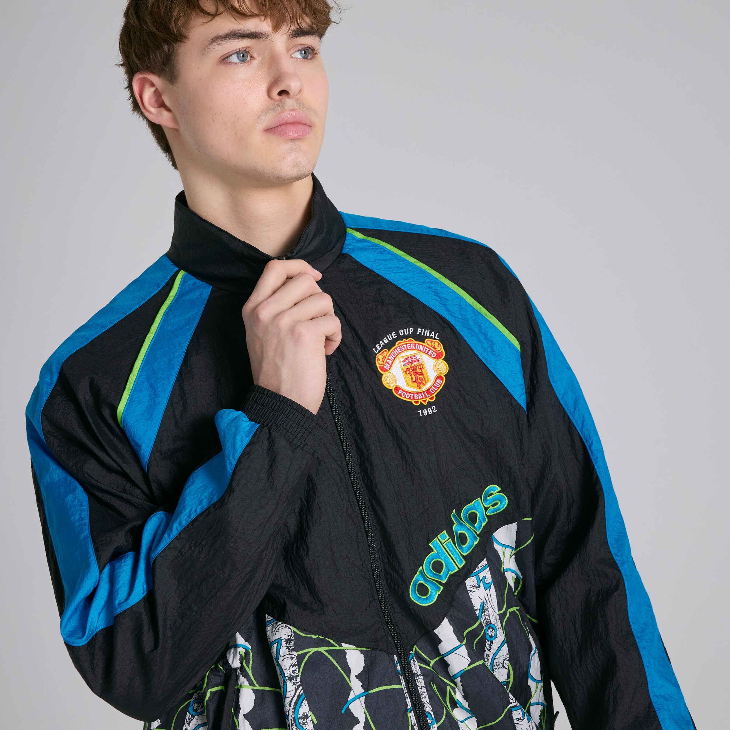 Manchester United x adidas Bringback 90/92 Track Jacket Black Noir Détail [7-8]