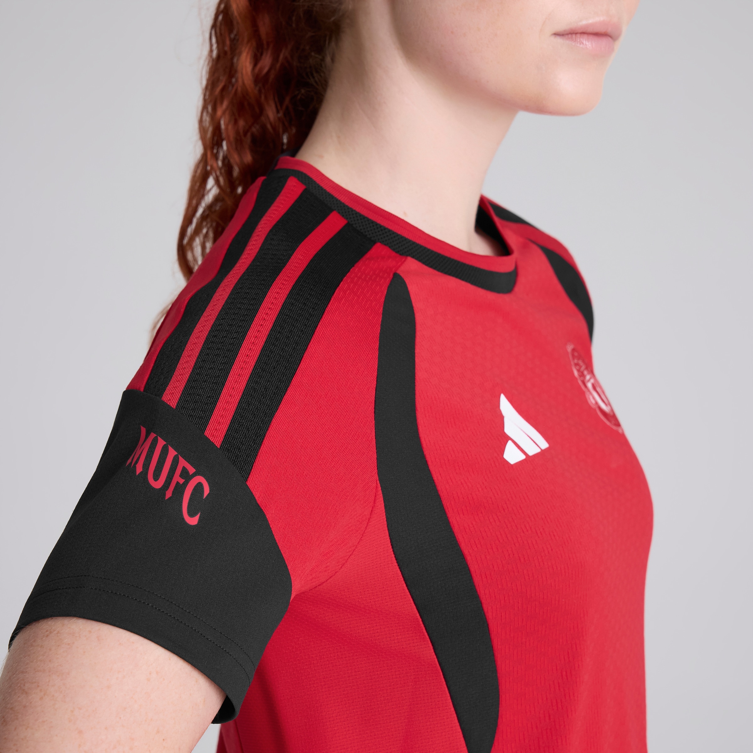 Manchester United Womens 26/27 Training Tiro Authentic Jersey Red Red Detail [5-5]