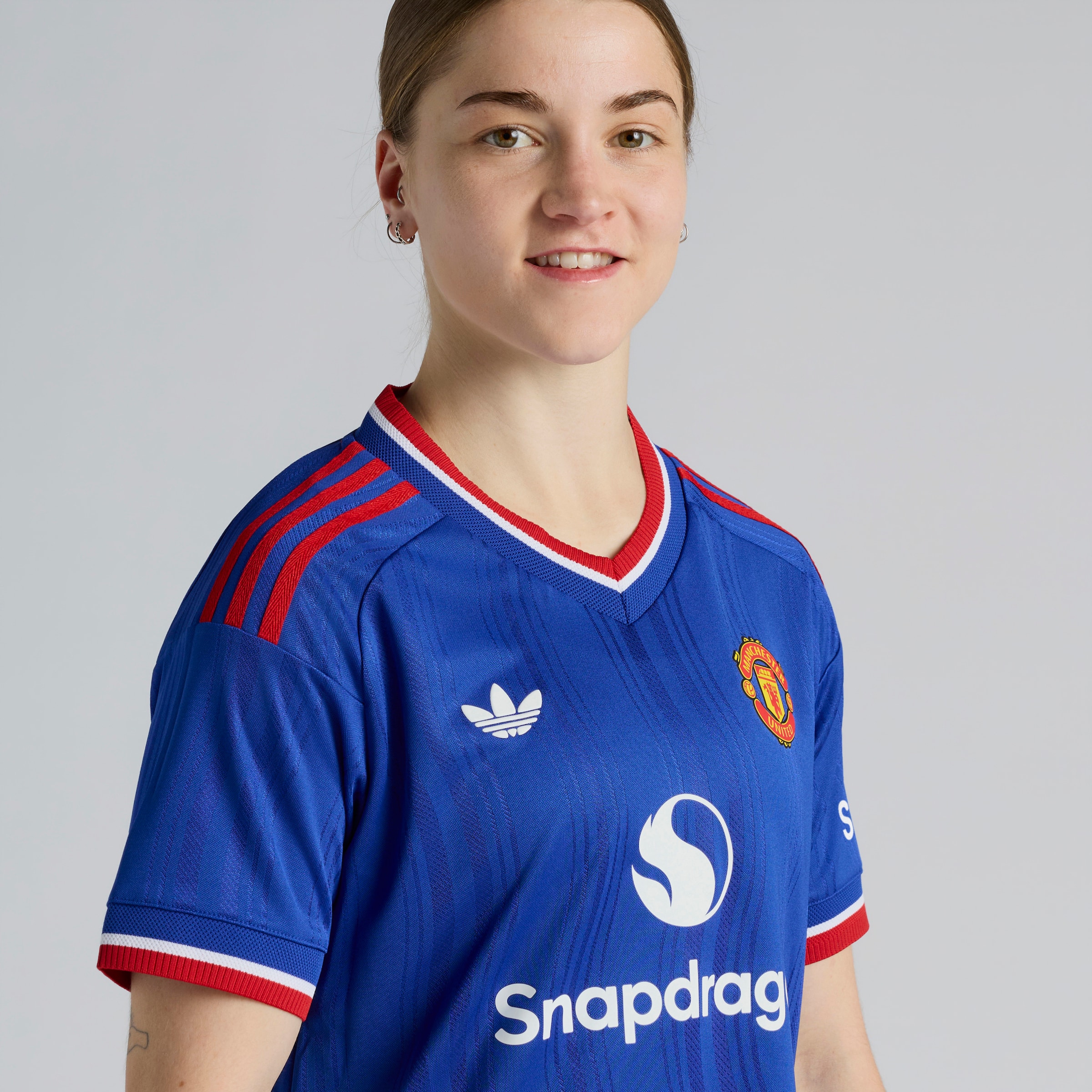 Manchester United Womens 26/27 Away Authentic Jersey Blue Detail [4-5]