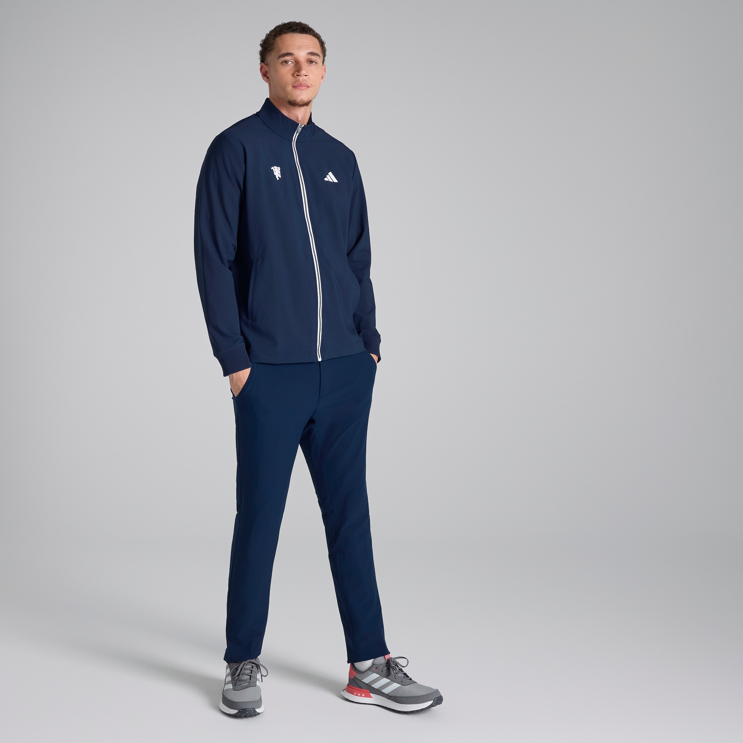 Manchester United x adidas Golf Ultimate365 Woven Jacket Navy Navy blue Detail [3-5]