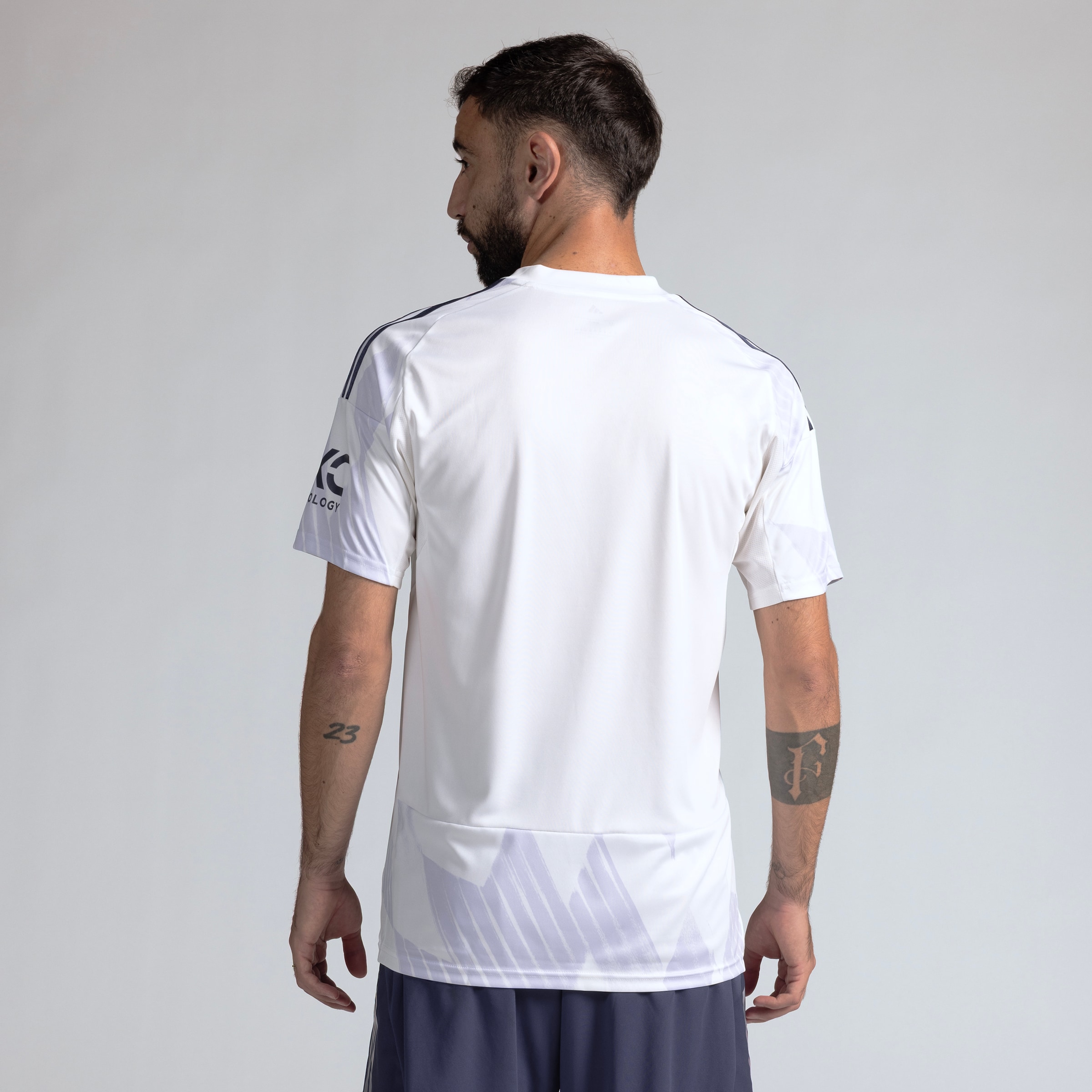 Manchester United 25/26 Away Jersey Blanc Détail [2-5]