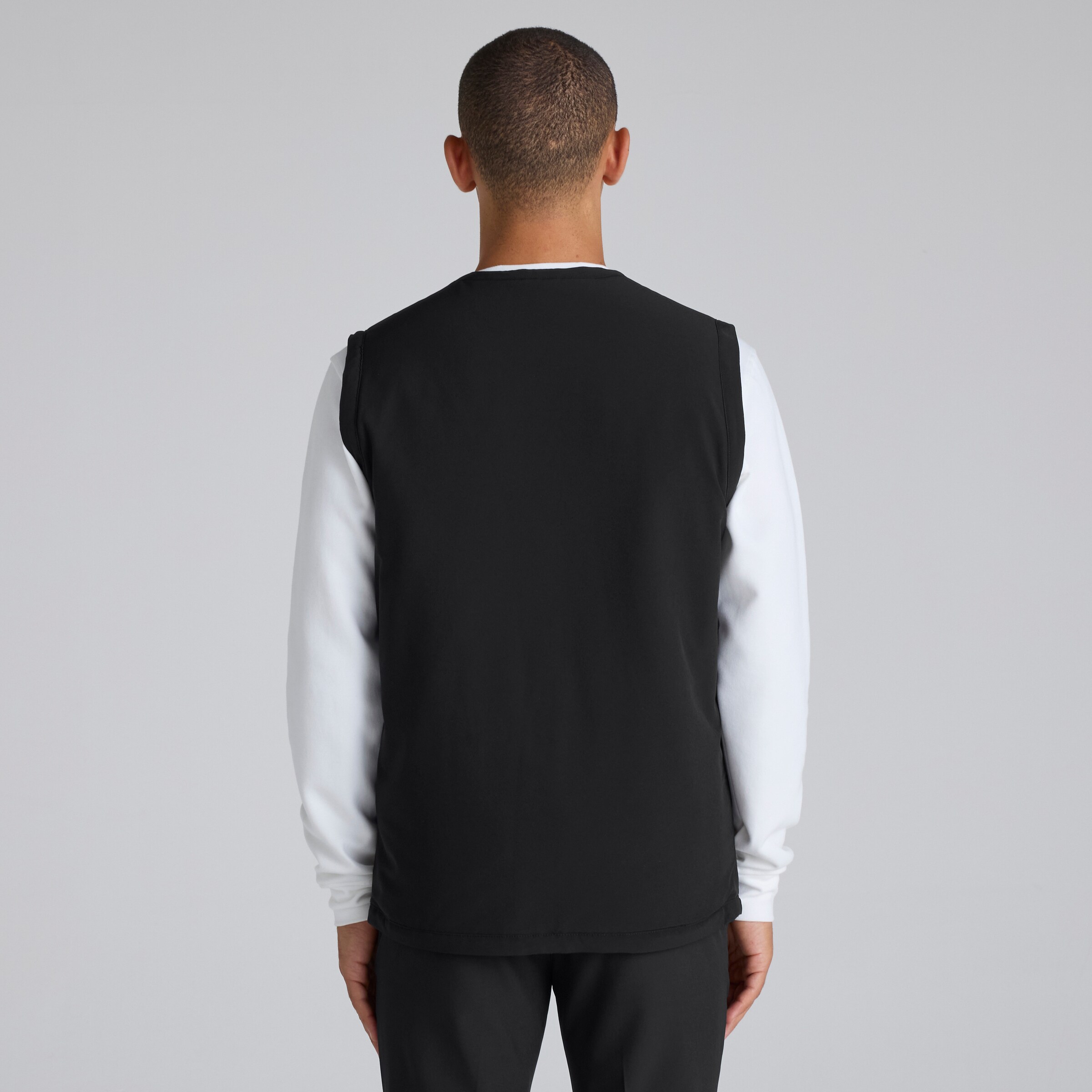 Manchester United x adidas Golf Go-To Padded Vest Black Black Detail [2-5]