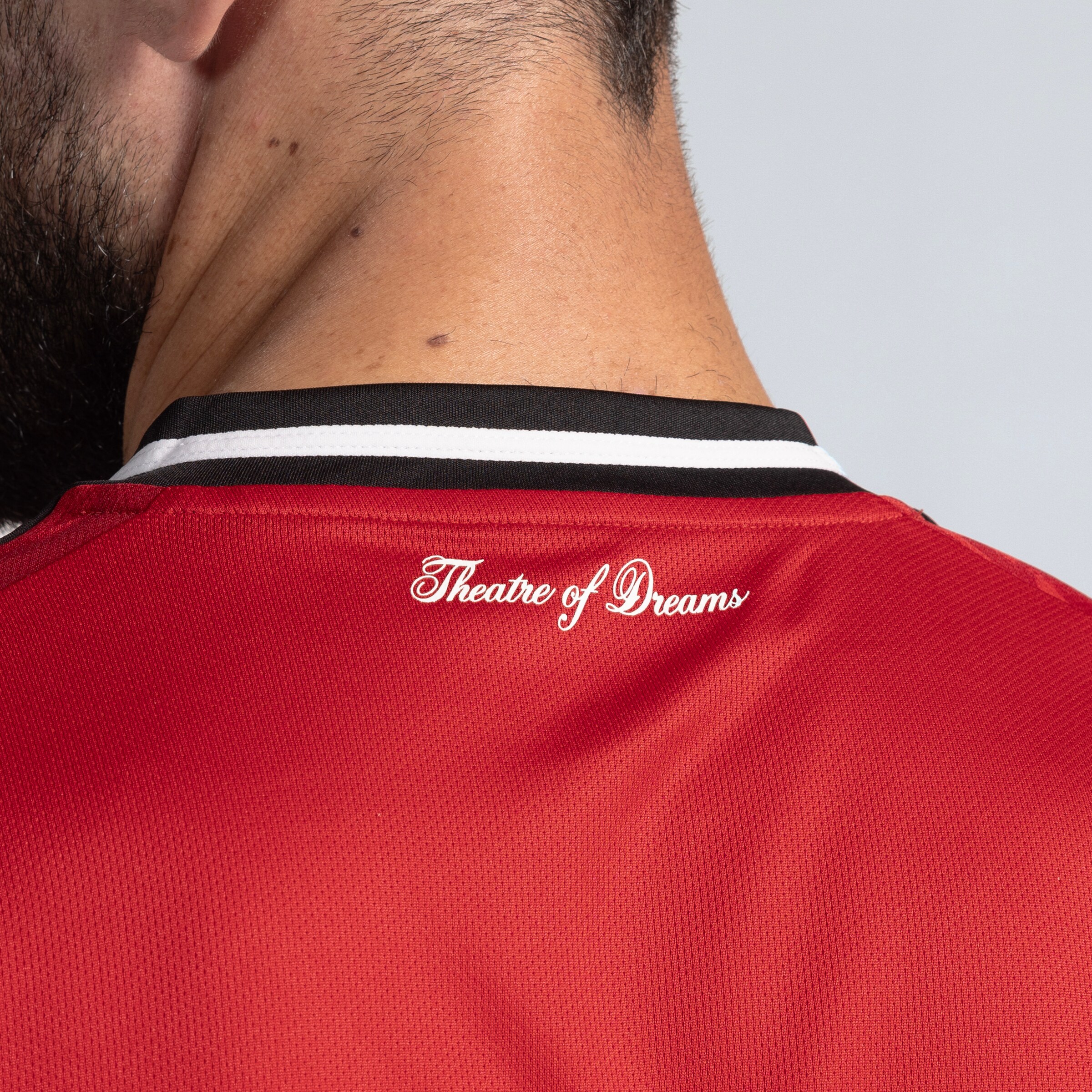 Manchester United 25/26 Home Jersey with Fernandes 8 Club Printing Rojo Detalle [5-5]