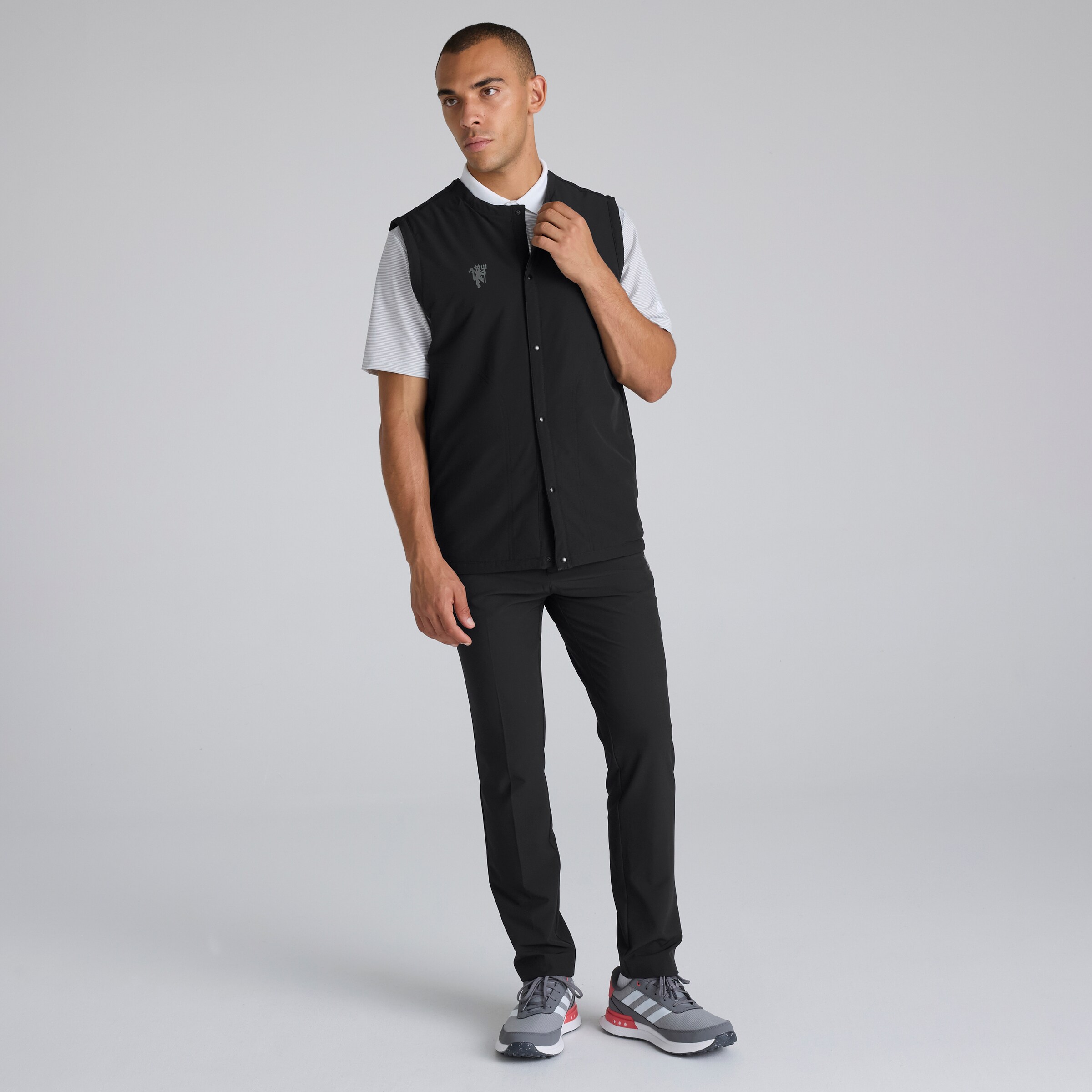 Manchester United x adidas Golf Go-To Padded Vest Black Black Detail [3-5]