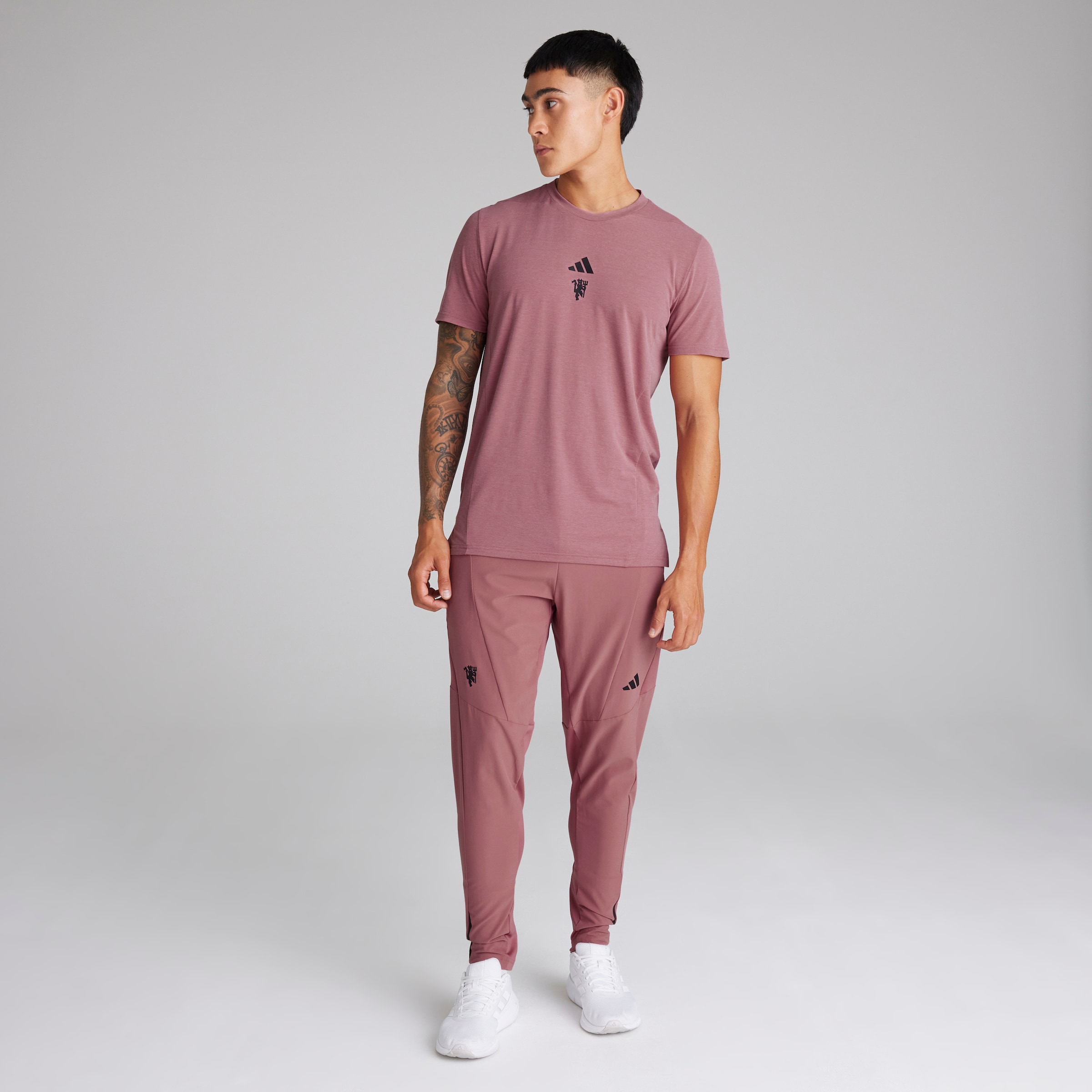 Manchester United x adidas Mens Designed for Training Joggers Burgundy Rouge Détail [3-6]