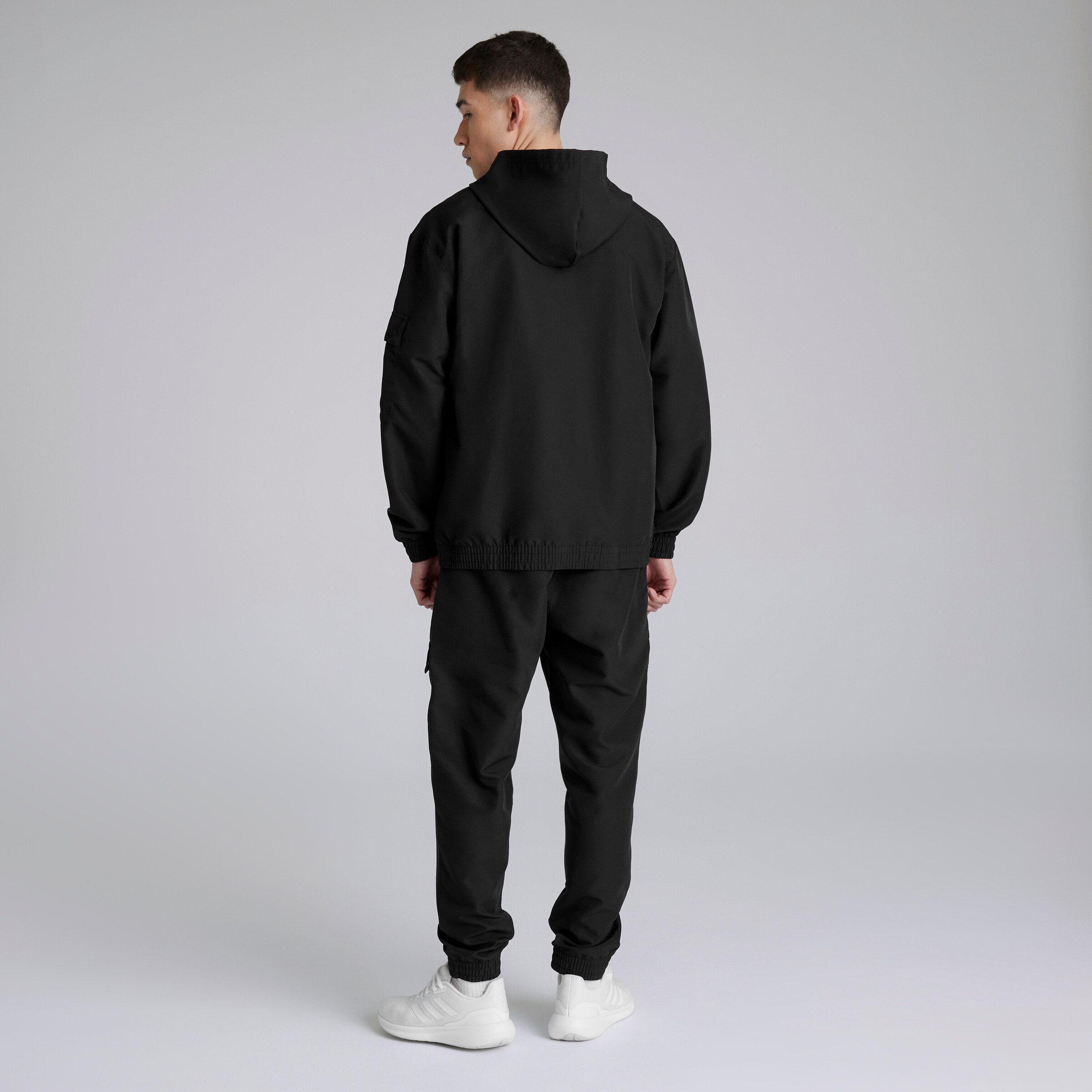 adidas Manchester United セットアップ ナイロン上下 黒 Buy Manchester United x adidas Essentials Woven Cargo