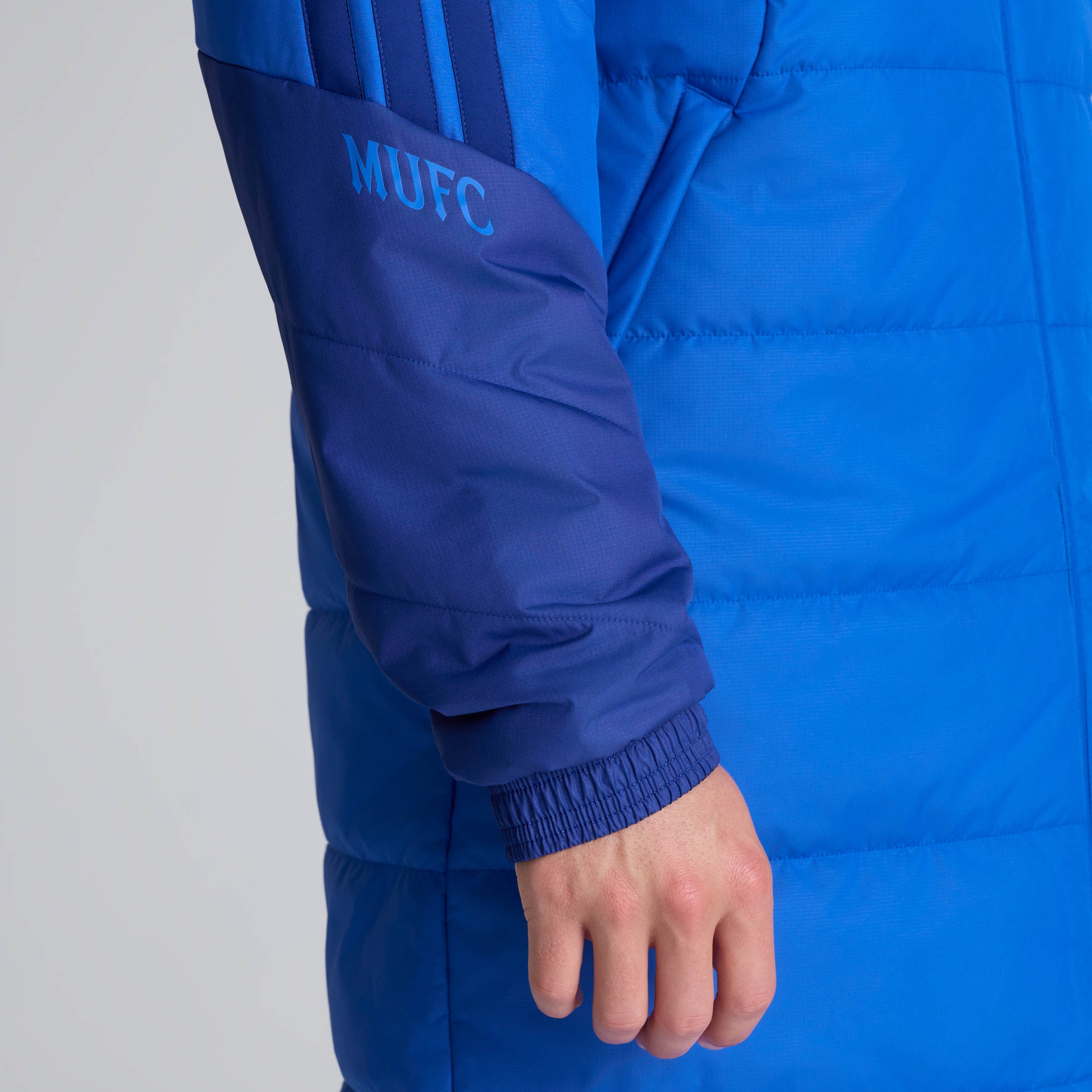 Manchester United 26/27 Cup Training Tiro Authentic Long Coat Blue (Sponsored) Blau Detail [5-5]