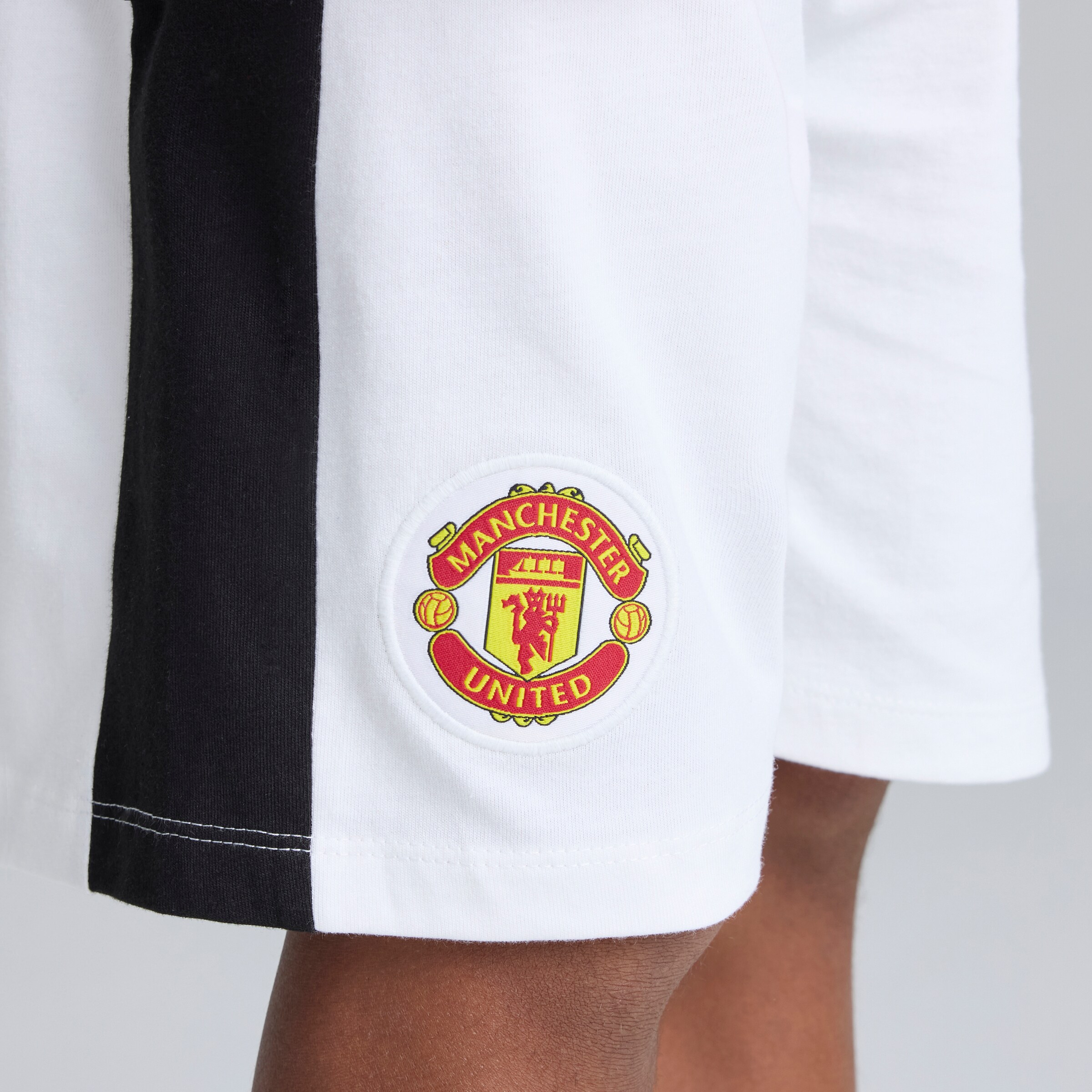 Manchester United Boys Pyjama Top & Shorts Set Red Red Detail [6-6]