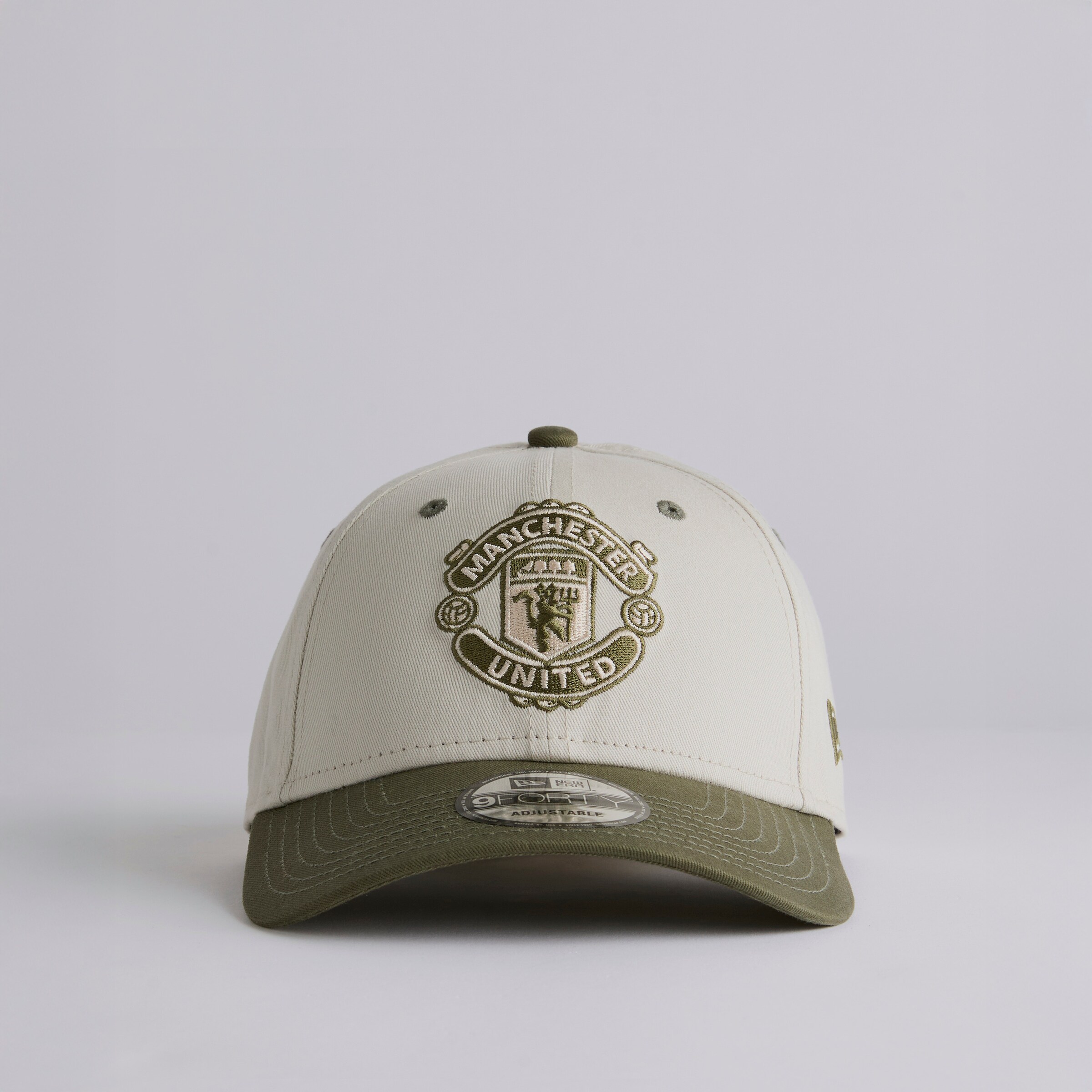 Manchester United x New Era Kids Contrast Visor 9Forty Cap Cream Detail [2-5]