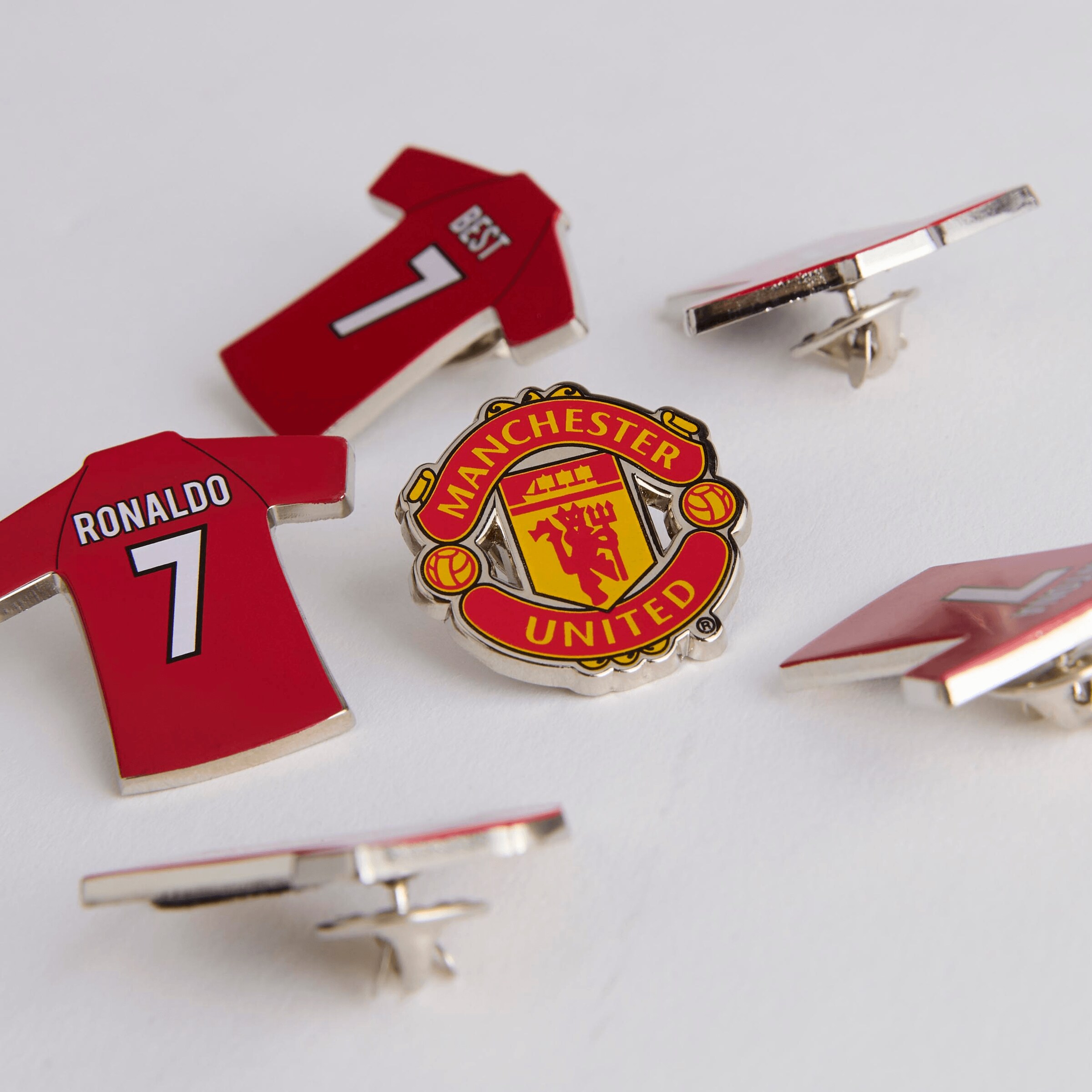 Manchester United Number 7 Badge Set Red Multi Detail [4-4]