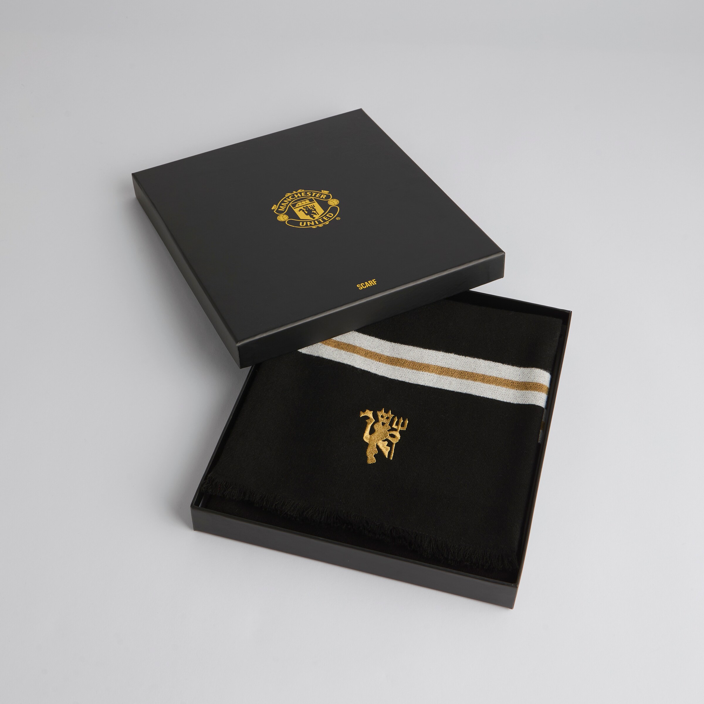 Manchester United Bar Scarf Gift Box Black Black Detail [3-5]