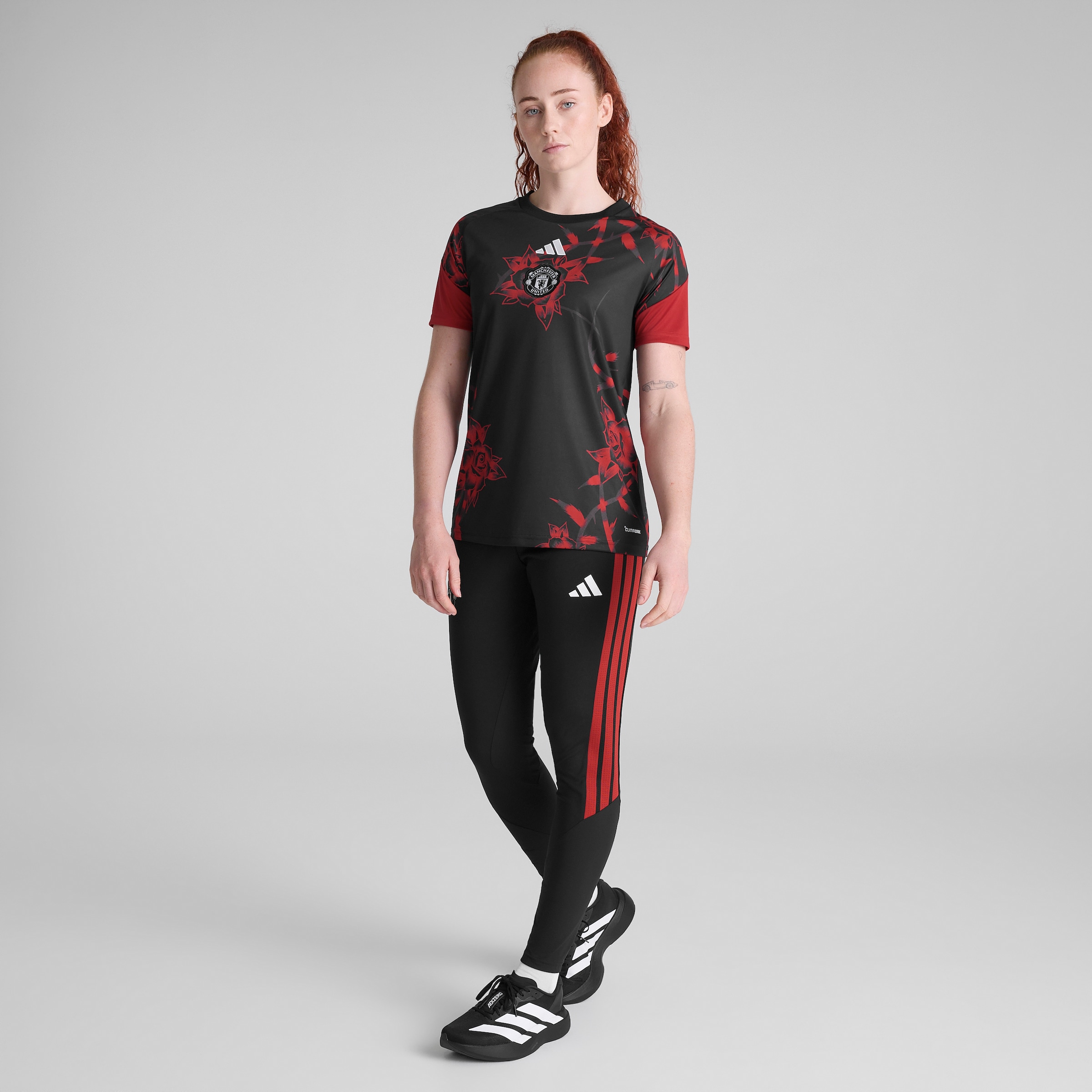 Manchester United Womens 26/27 Home Pre Match Jersey Red Detail [3-5]