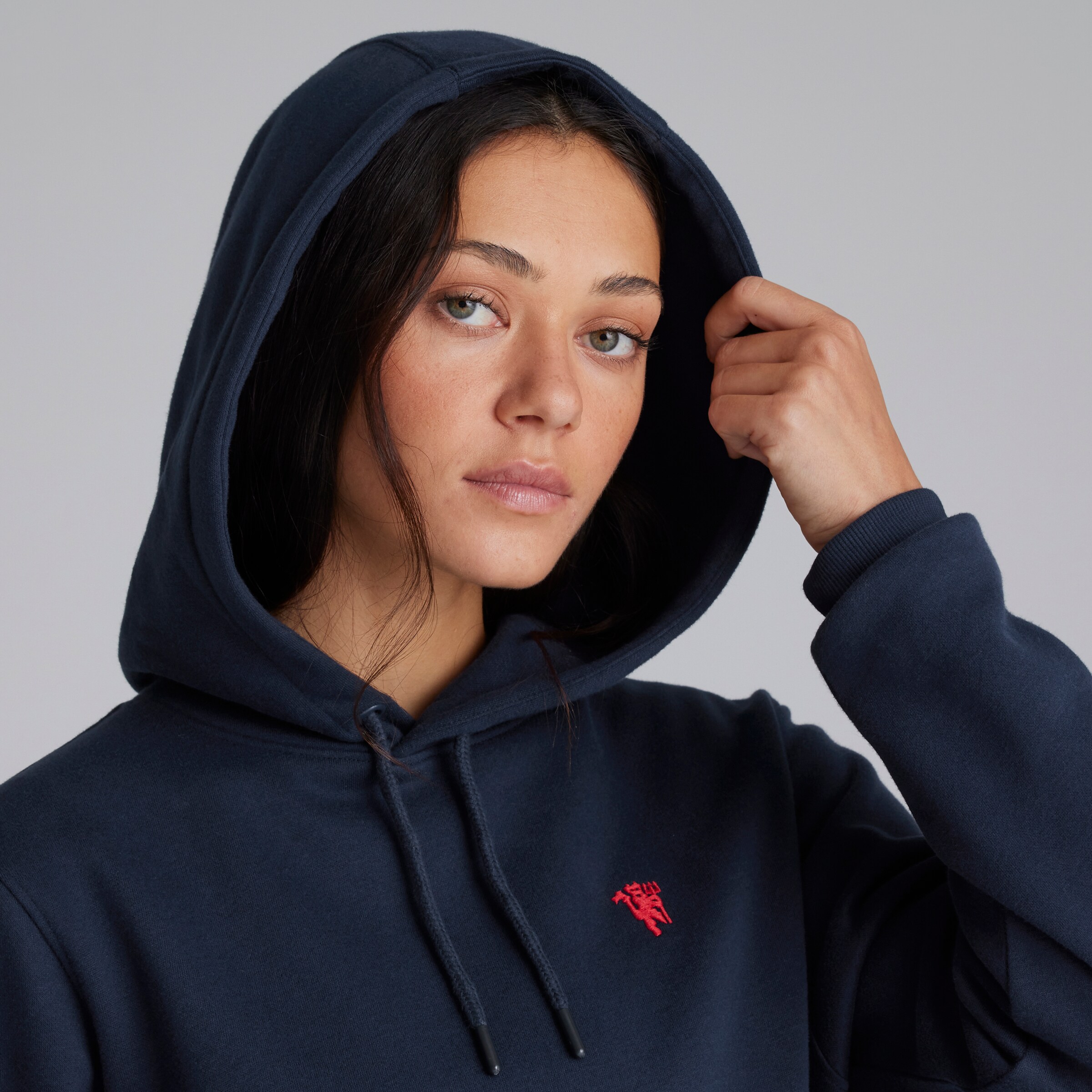 Manchester United Womens Devil Essentials Overhead Hoodie Navy Navy blue Detail [5-5]