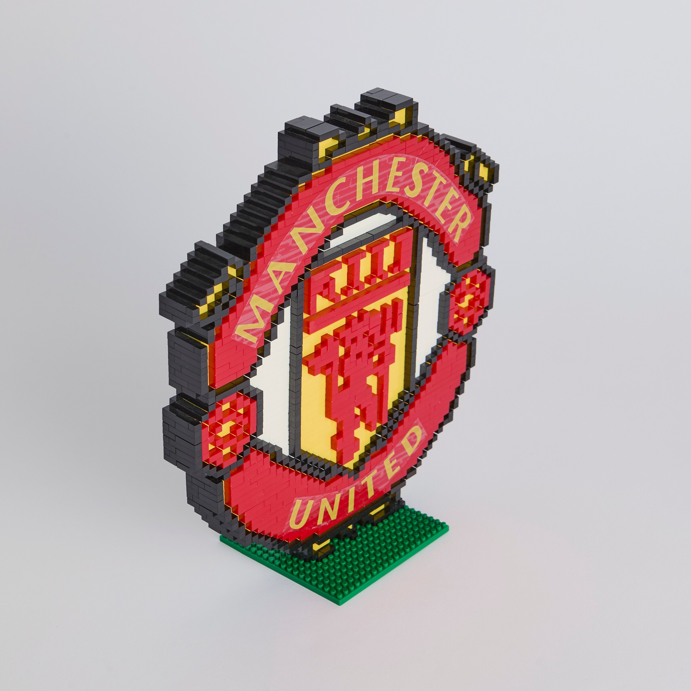 Manchester United BRXLZ Medium Crest Red Multi Detail [3-3]