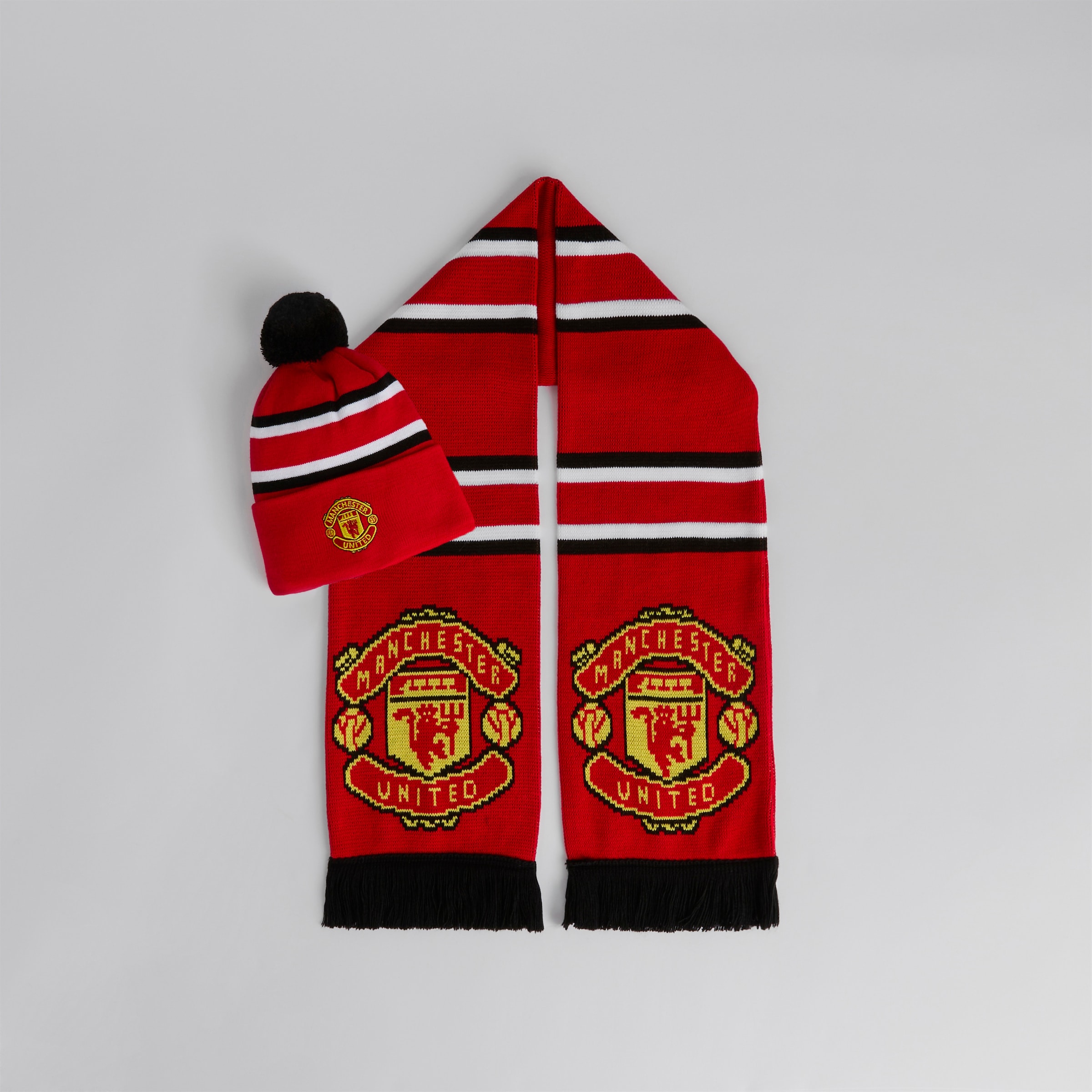 Manchester United Kids Hat And Scarf Set Red Detail [1-4]