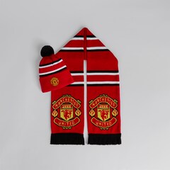 Manchester United Kids Hat And Scarf Set Red