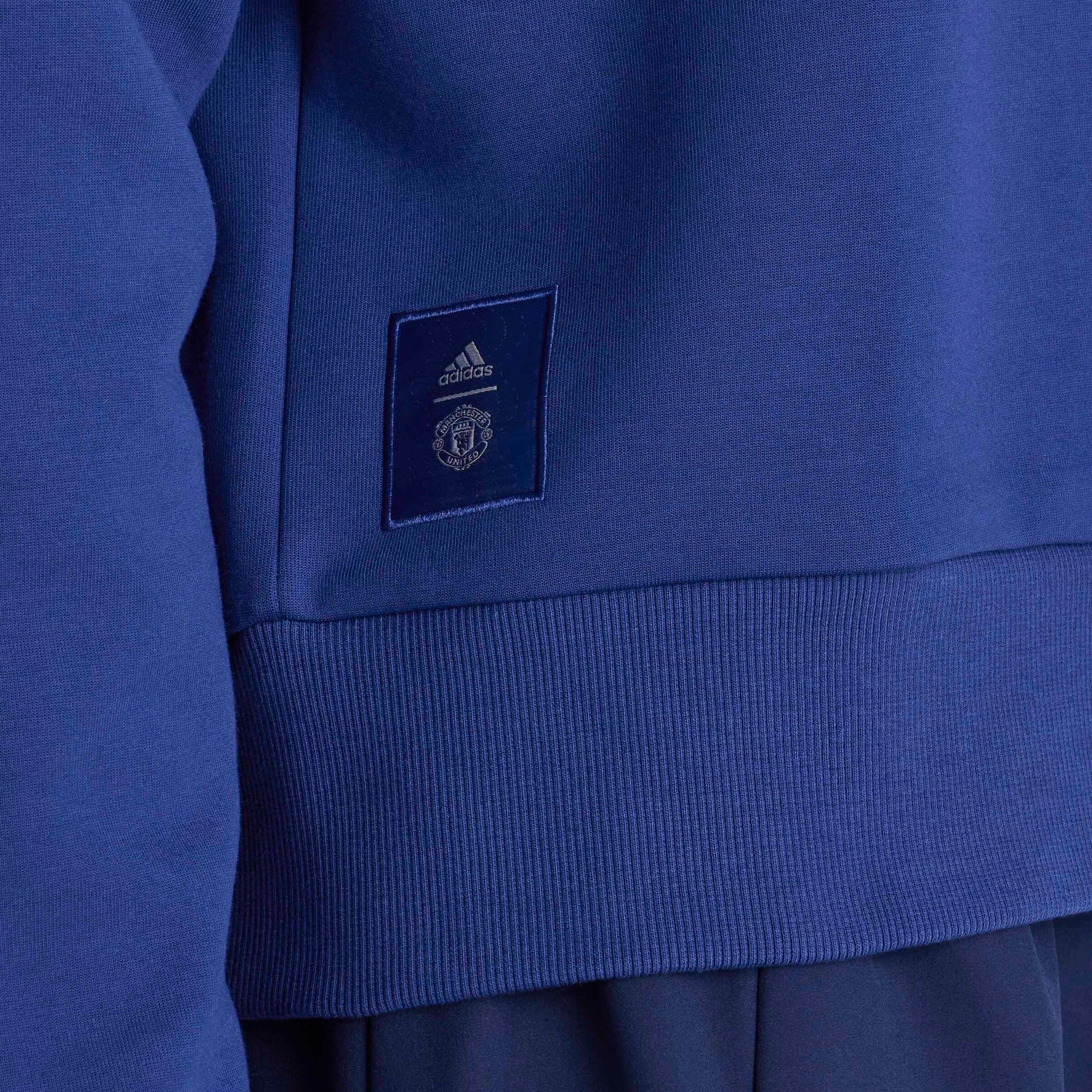 Manchester United Seasonal Doubleknit Crew Sweatshirt Blue Blue Detail [4-5]