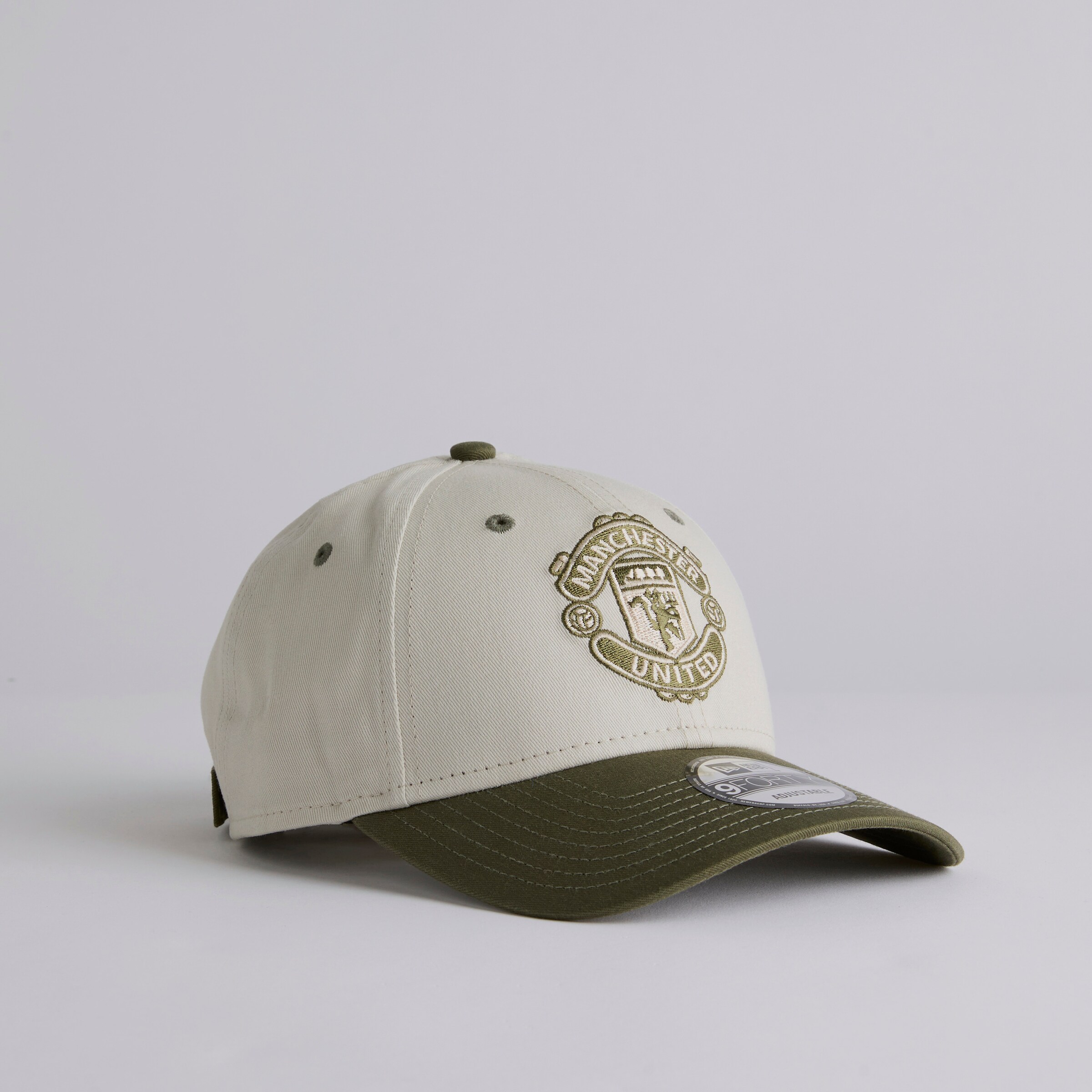 Manchester United x New Era Kids Contrast Visor 9Forty Cap Cream Detail [3-5]