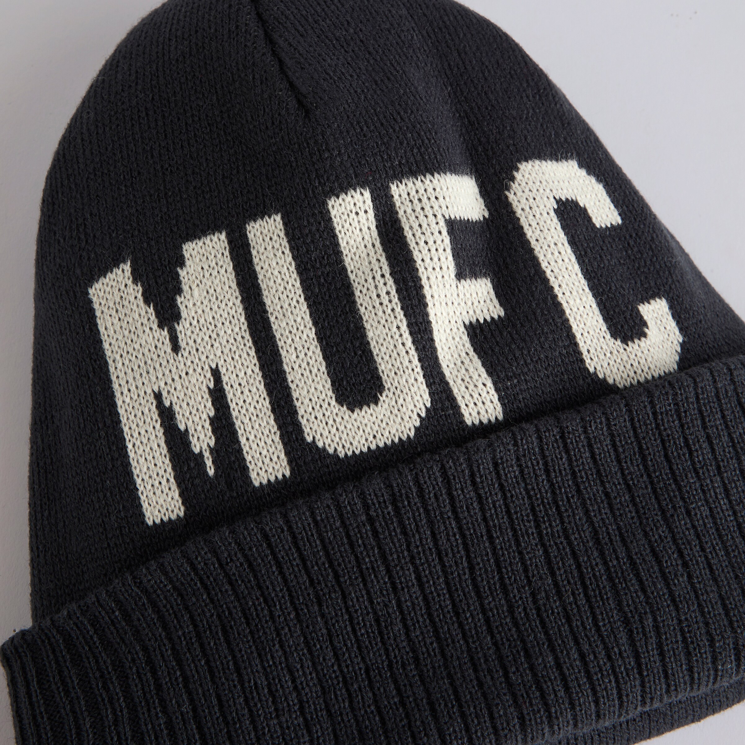 Manchester United x New Era Contrast Devil Beanie Navy Bleu marine Détail [3-5]