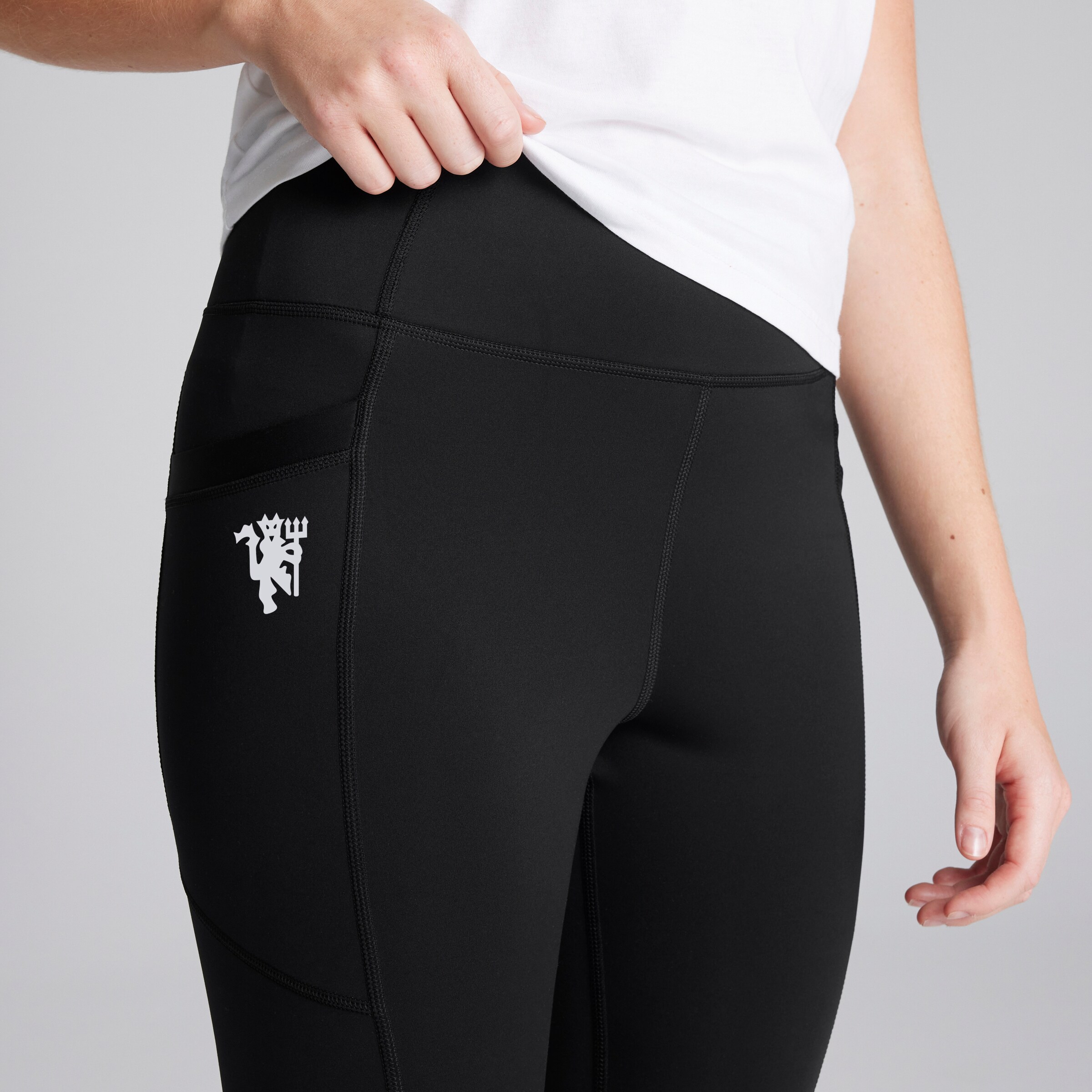 Manchester United x adidas Womens Golf Pocket Leggings Black Black Detail [5-5]