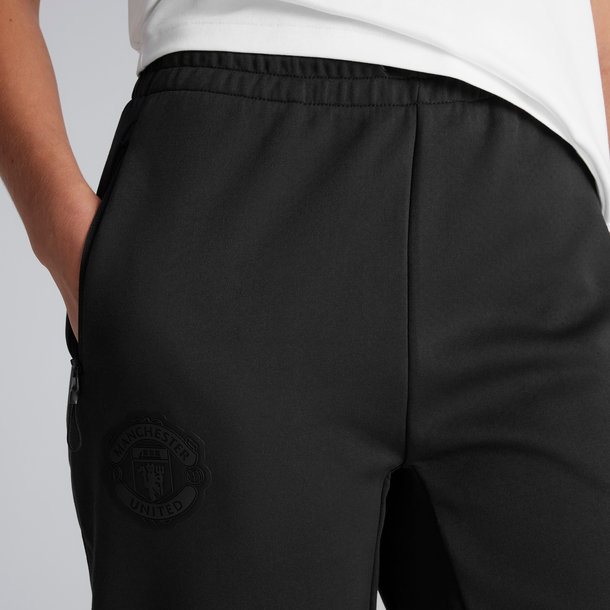 Pantalons de SurvÃªtement Noir Z.N.E. de Manchester United x adidas Femmes Noir Détail [5-6]