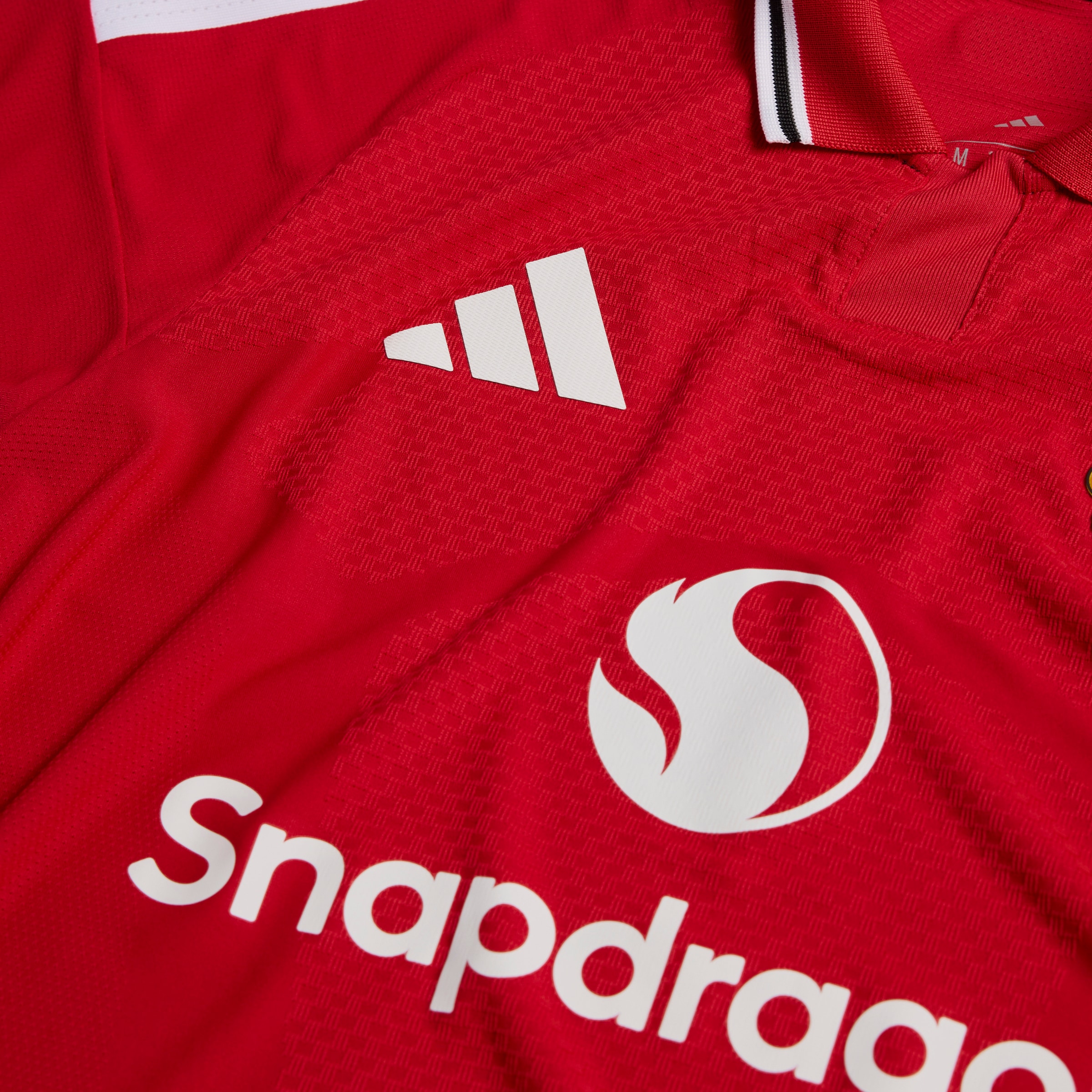Manchester United 26/27 Home Authentic Jersey with Fernandes 8 EPL Printing & Badge Red Detail [3-4]