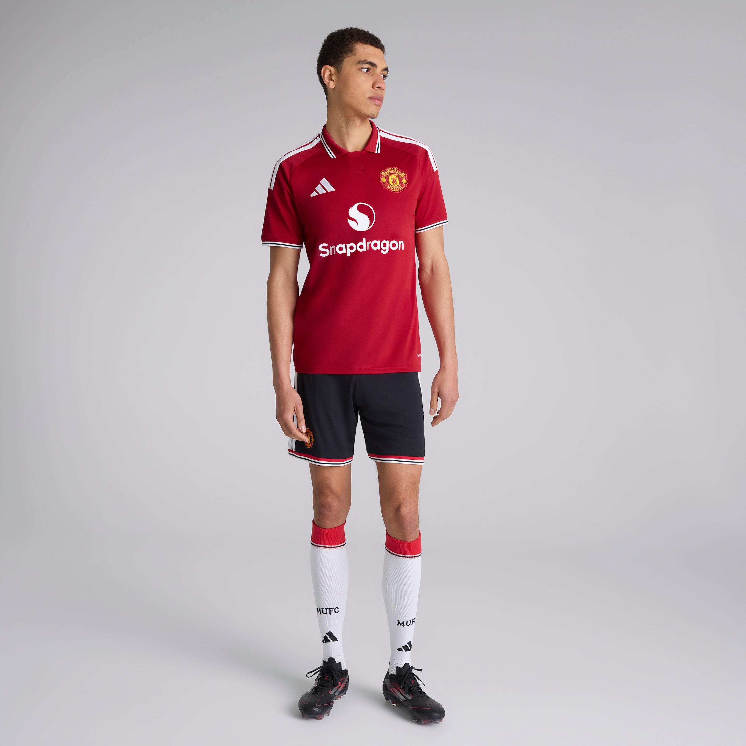 Manchester United 26/27 Home Jersey with Cunha 10 EPL Printing & Badge Rouge Détail [4-6]