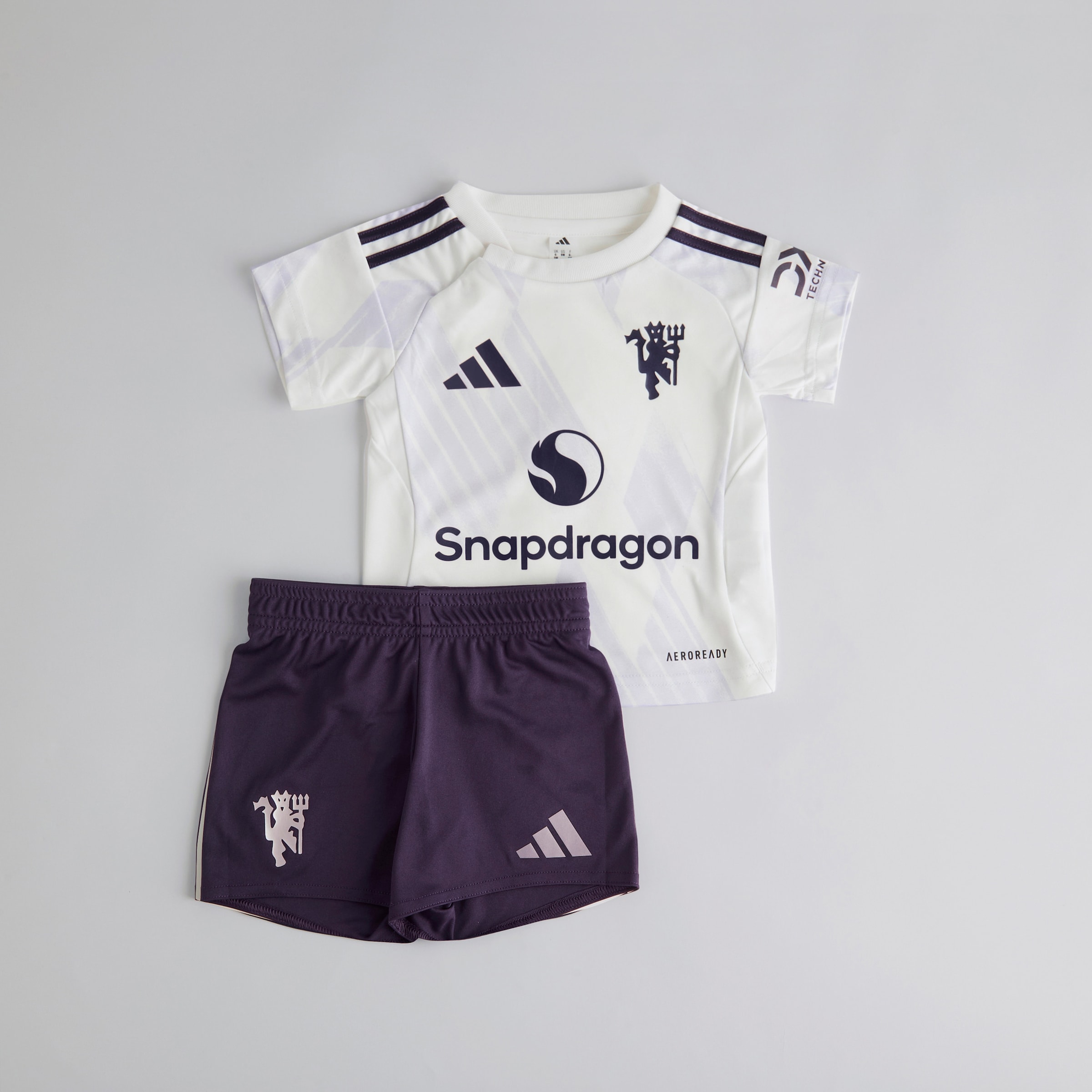 Manchester United 25/26 Away Baby Kit Kids White