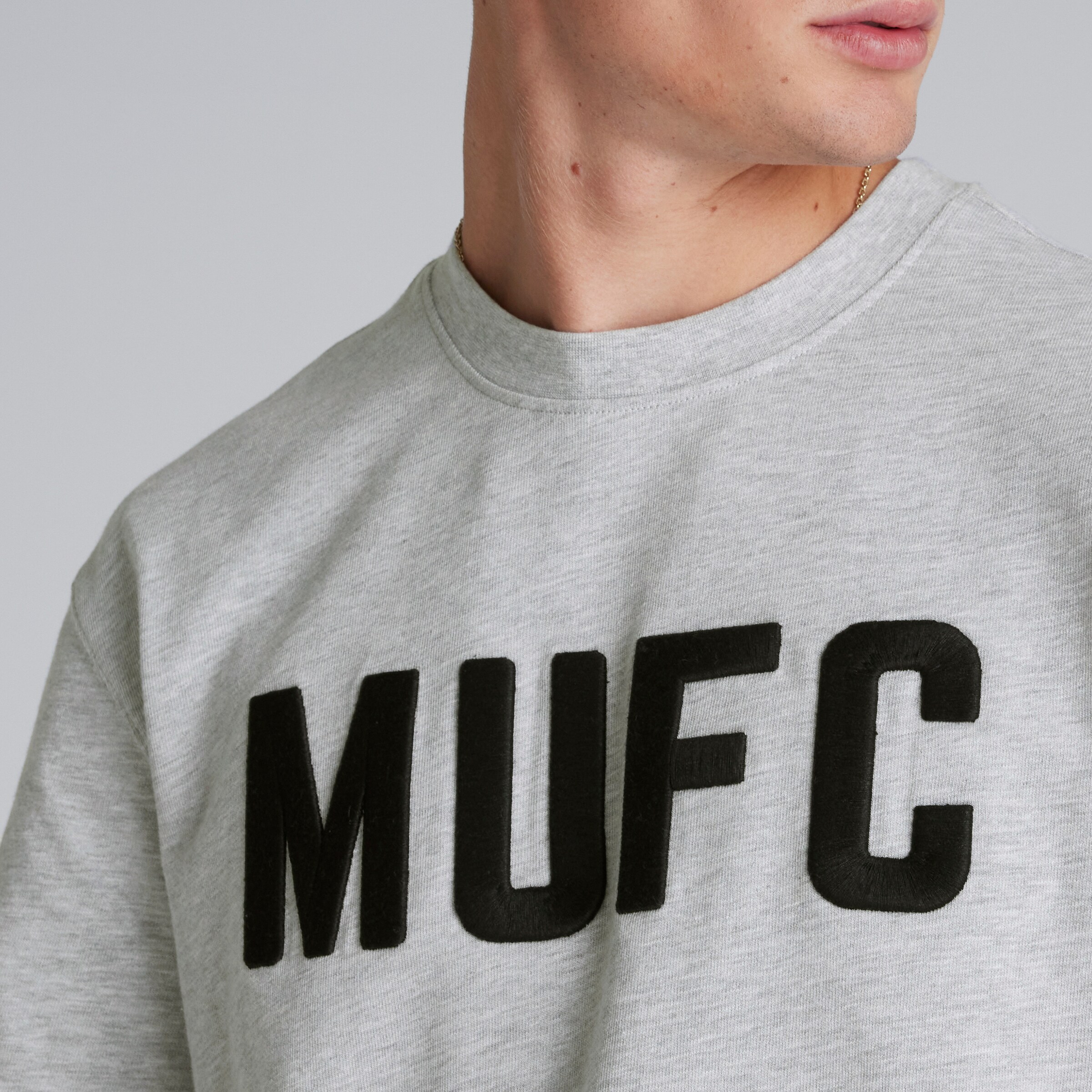 Manchester United Mens MUFC T-Shirt Grey Grey Detail [4-5]