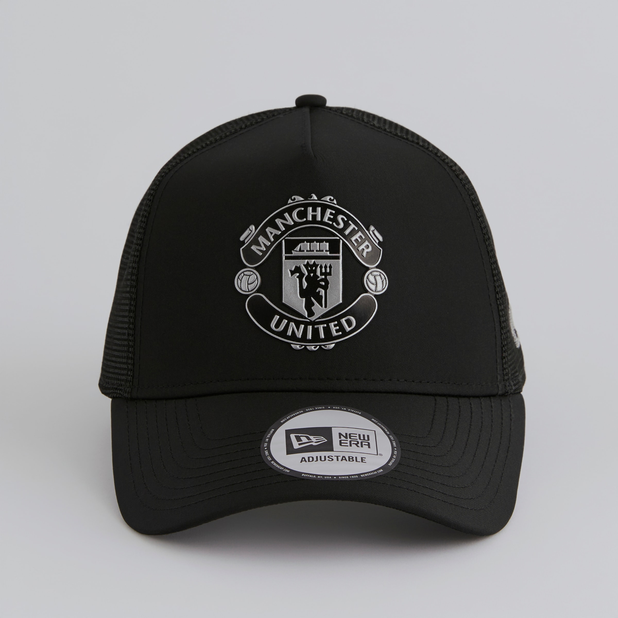 Manchester United x New Era Reflective Crest Trucker Cap Black Black