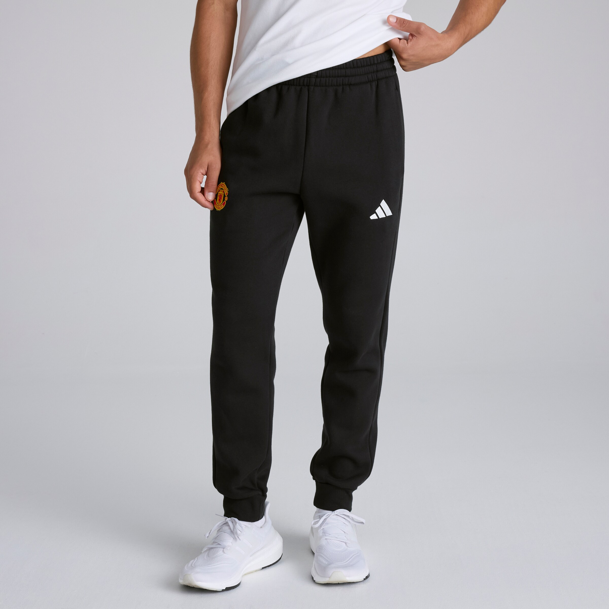 Manchester United x adidas Sportswear Fleece Colourblock Hooded Tracksuit Black Black Detail [4-6]