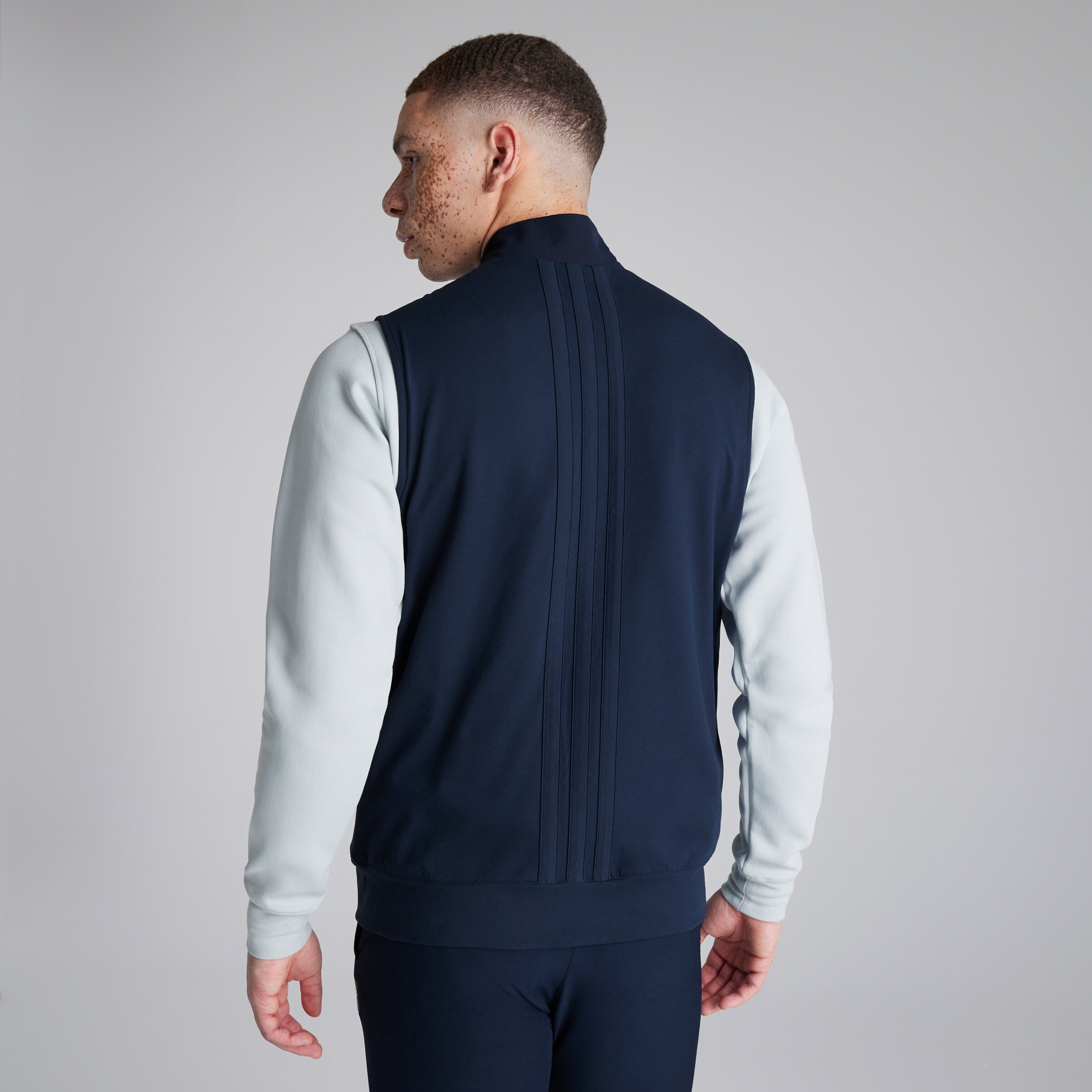 Manchester United x adidas Golf Ultimate365 Tour Full-Zip Vest Navy Navy blue Detail [2-5]