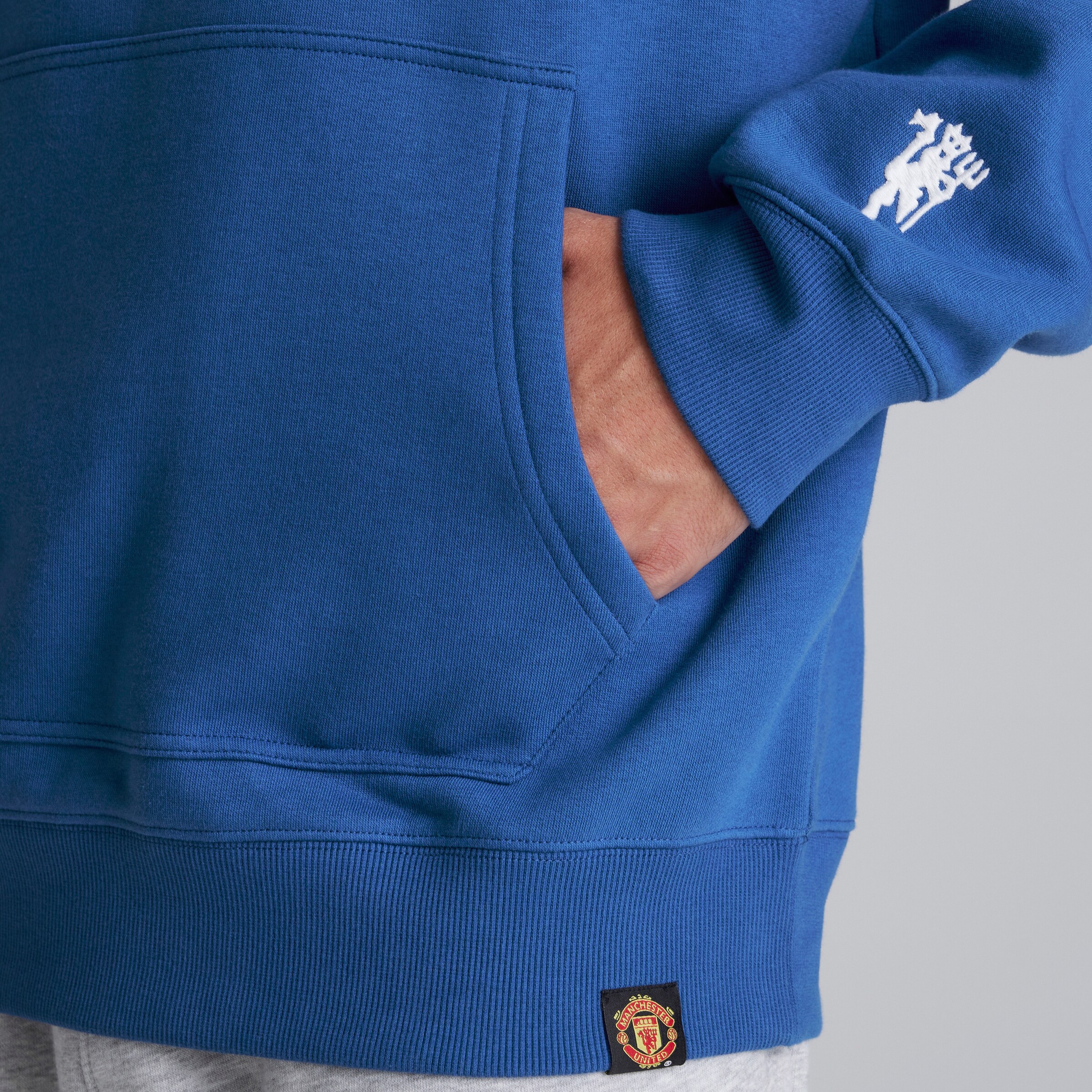 Manchester United Mens MUFC Overhead Hoodie Blue Blue Detail [6-6]