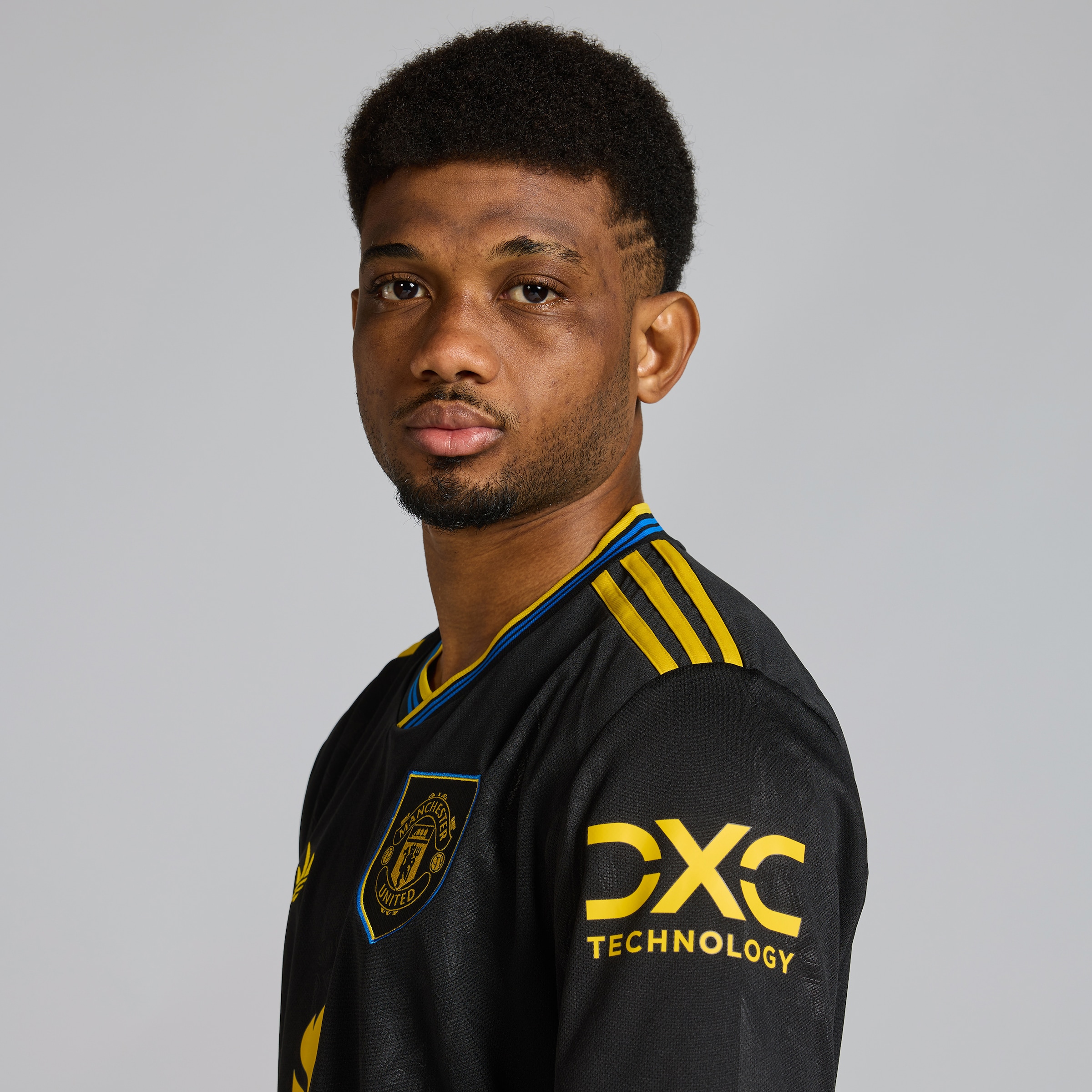 Manchester United 25/26 Third Jersey with Amad 16 EPL Printing & Badge Black Detail [3-4]