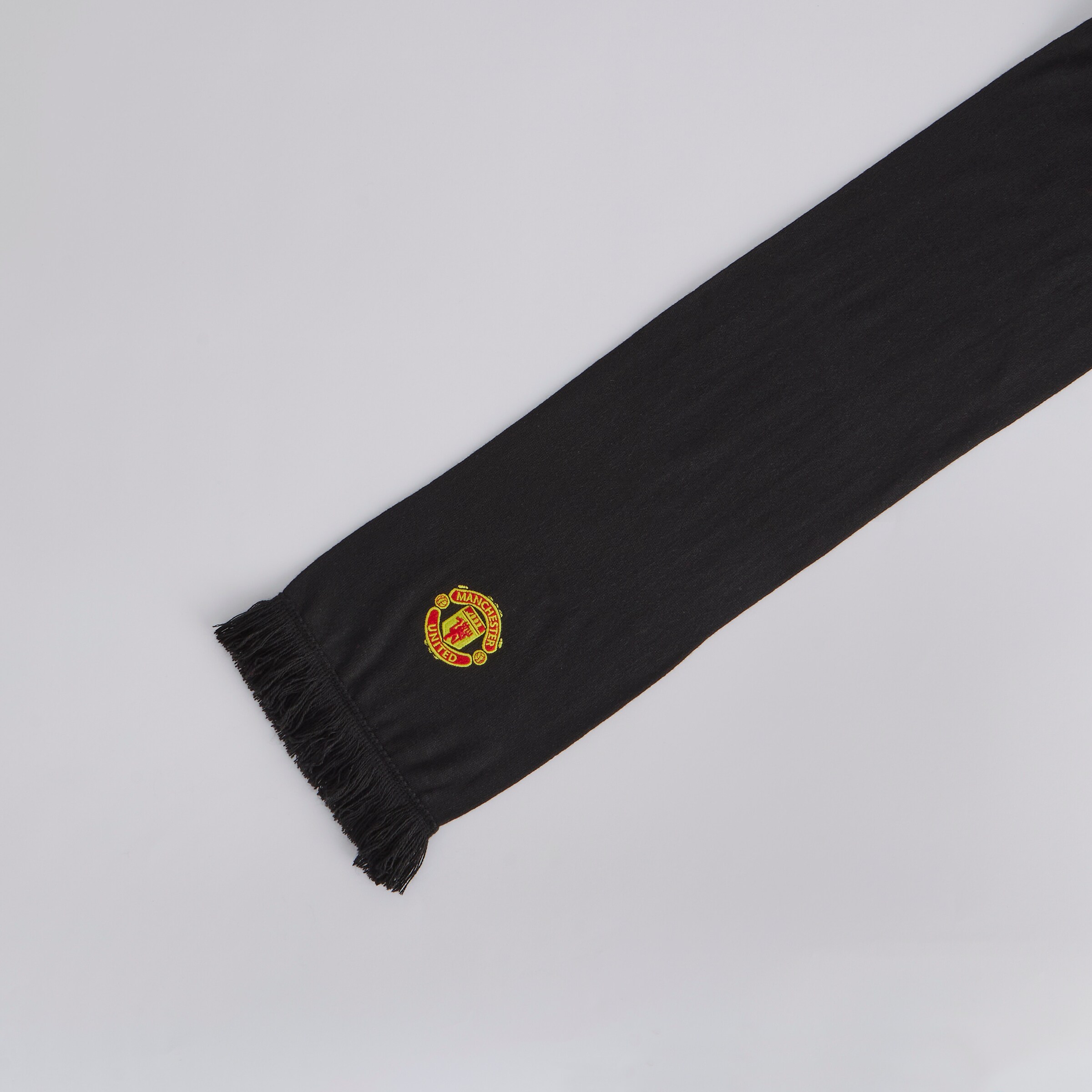Manchester United Embroidered Crest Scarf Black Detail [3-4]
