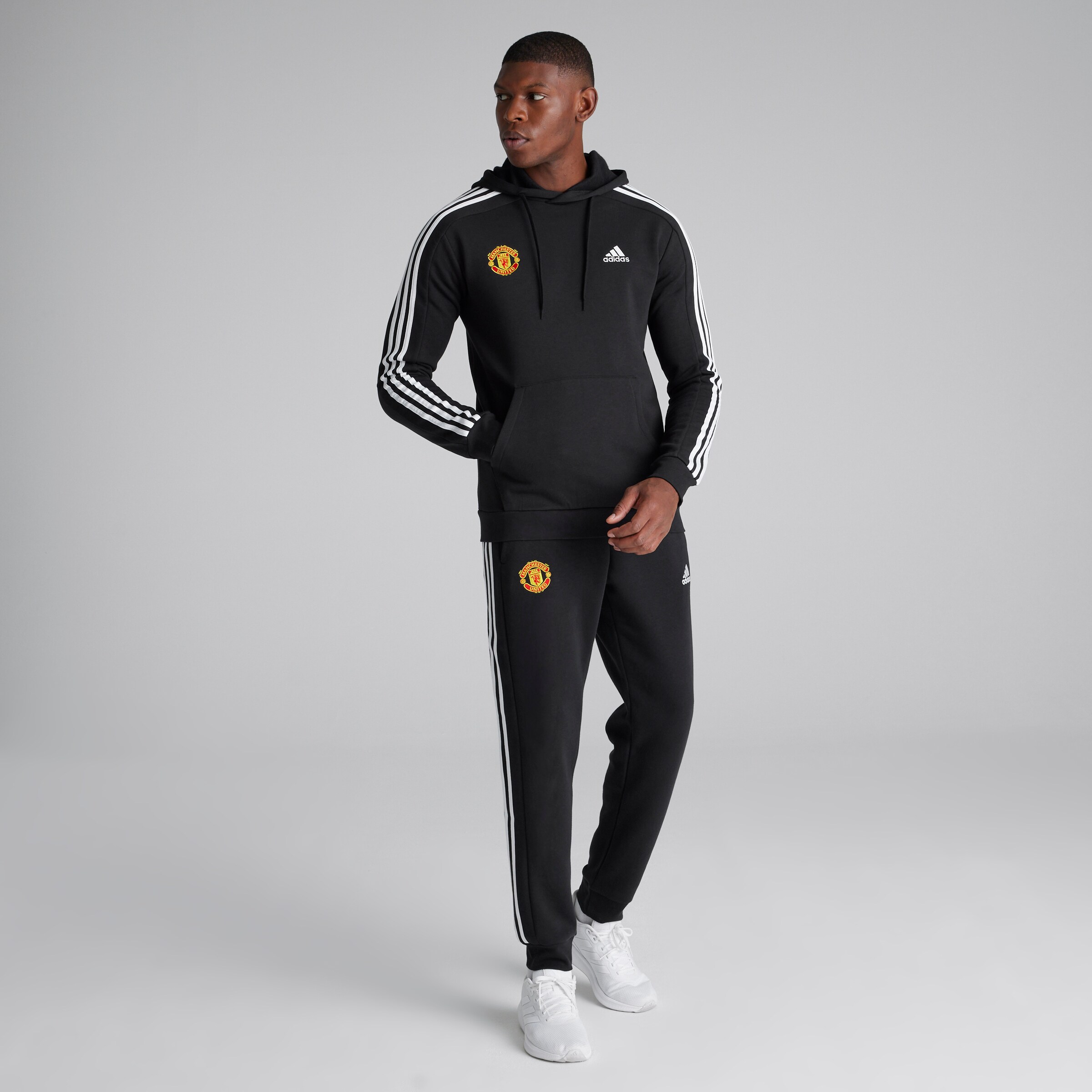Manchester United x adidas Mens Essentials Fleece 3-Stripes Hoodie Black Noir Détail [3-7]