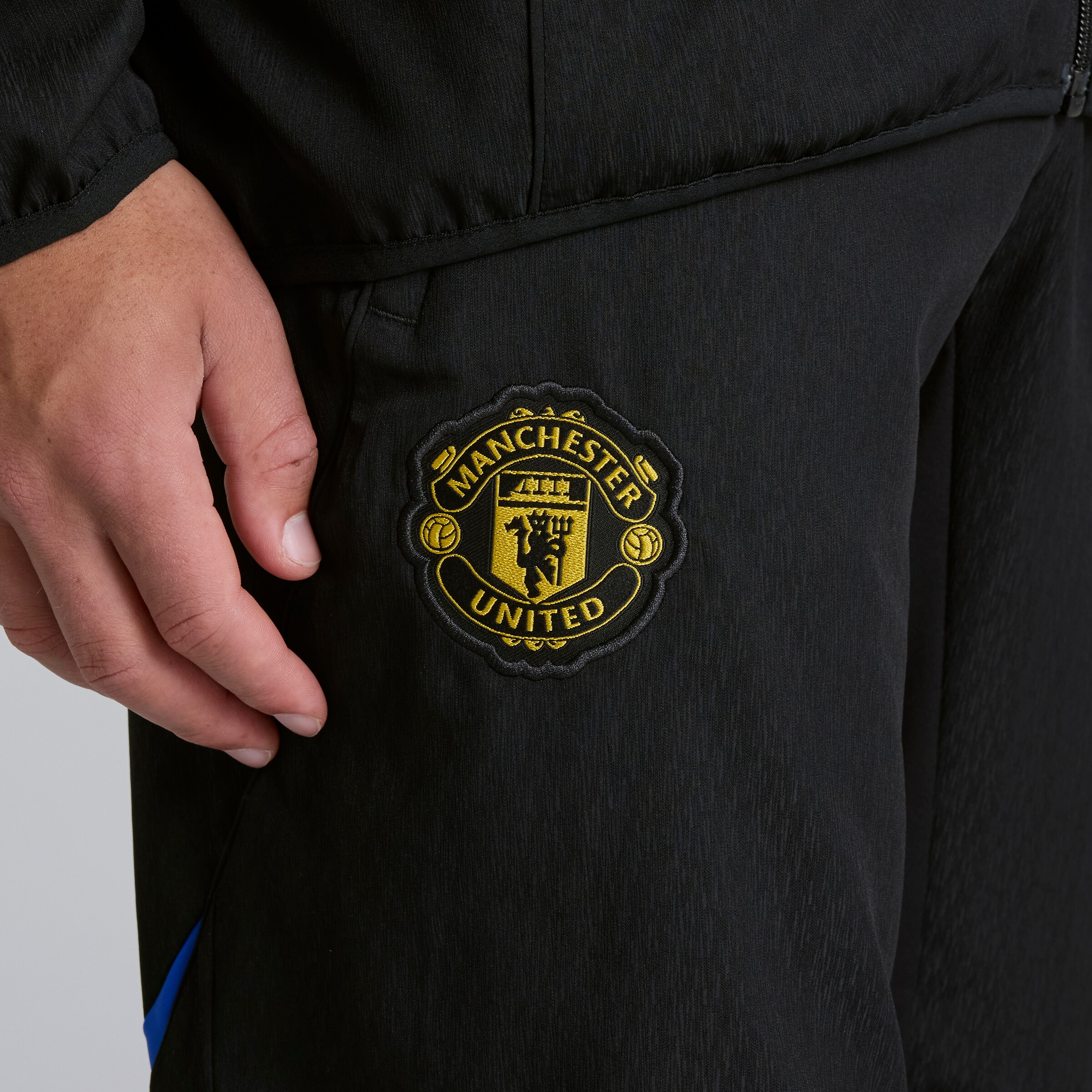 Manchester United Tiro 25 Competition Presentation Tracksuit Bottoms 黑色 细节 [4-6]