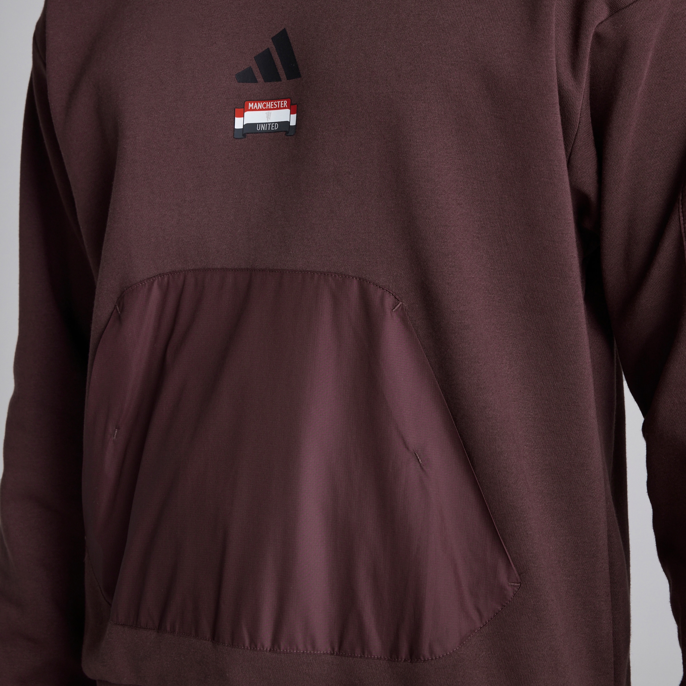 Manchester United x adidas City Escape Fleece Hoodie Red Red Detail [5-5]