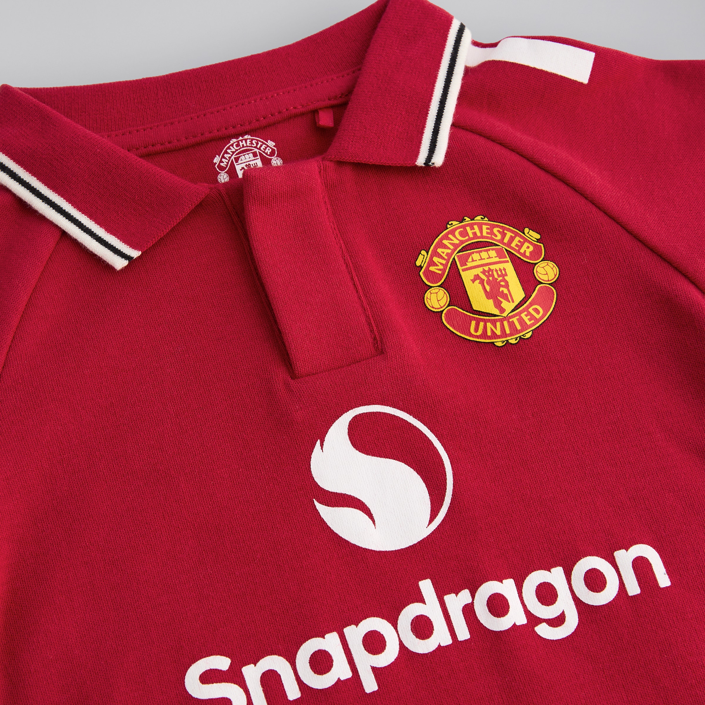 Manchester United Baby 26/27 Home Romper & Bucket Hat Red Red Detail [3-5]