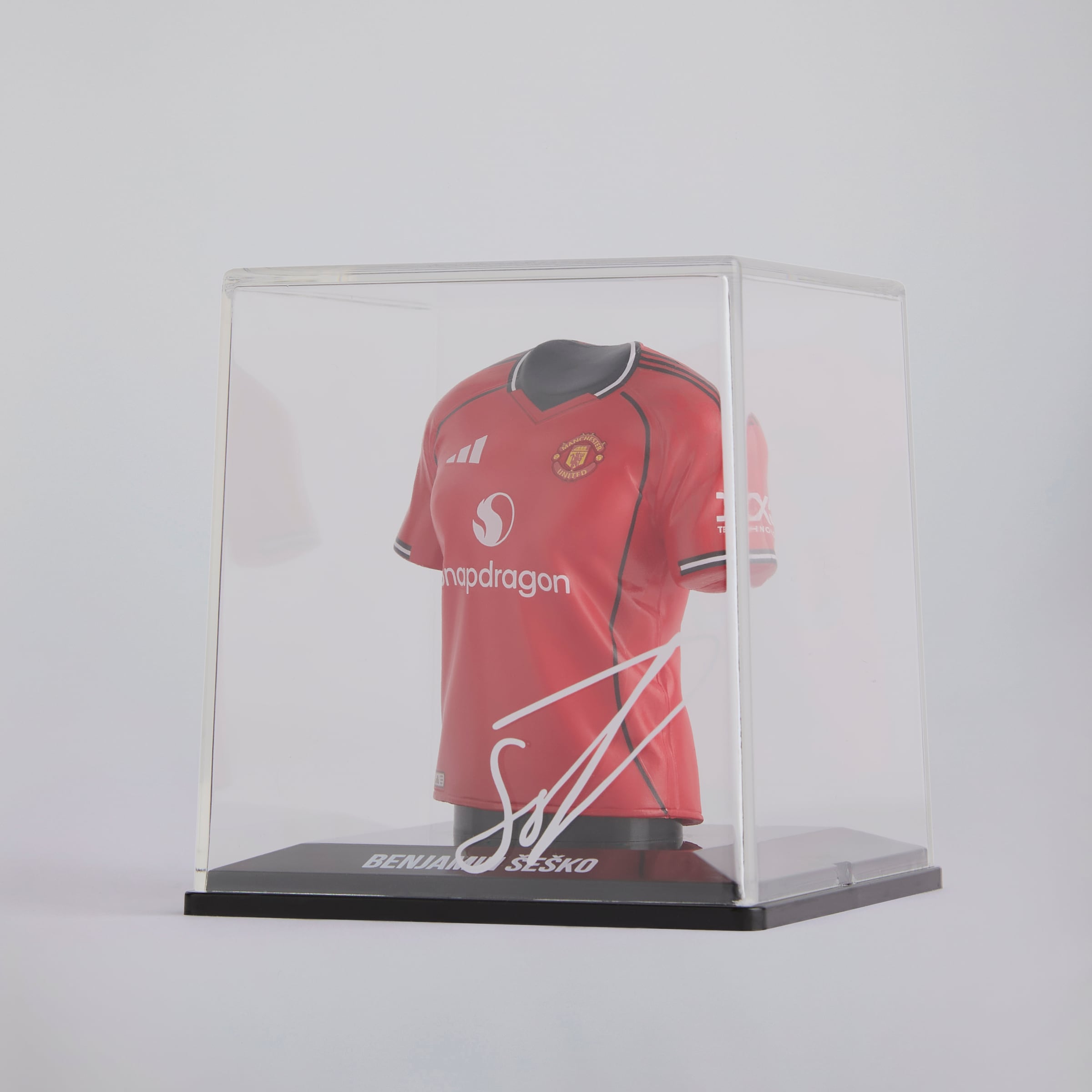 Manchester United Sesko Home Jersey 25/26 Collectible Red Red Detail [4-4]