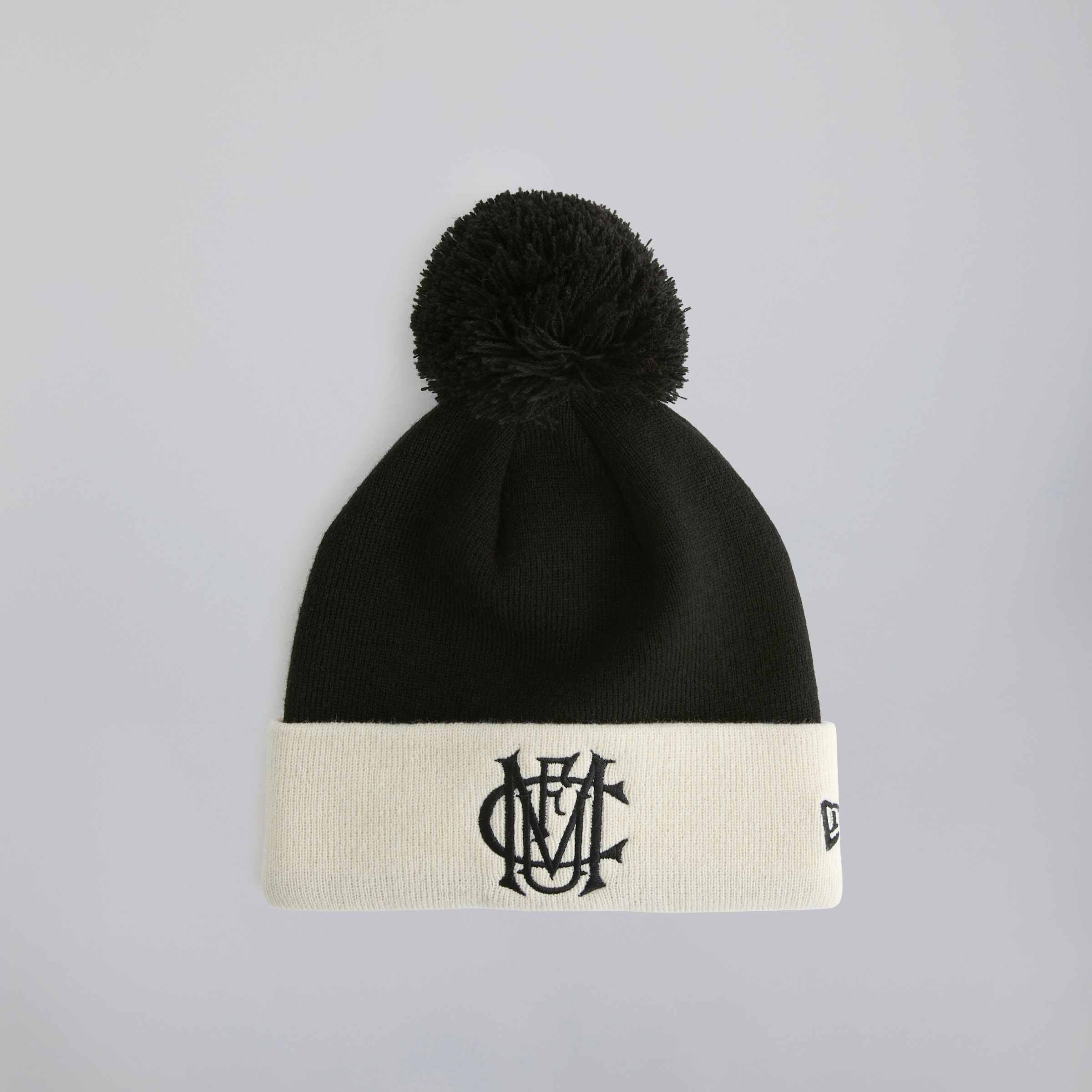 Manchester United x New Era Monogram Contrast Bobble Beanie Black Black