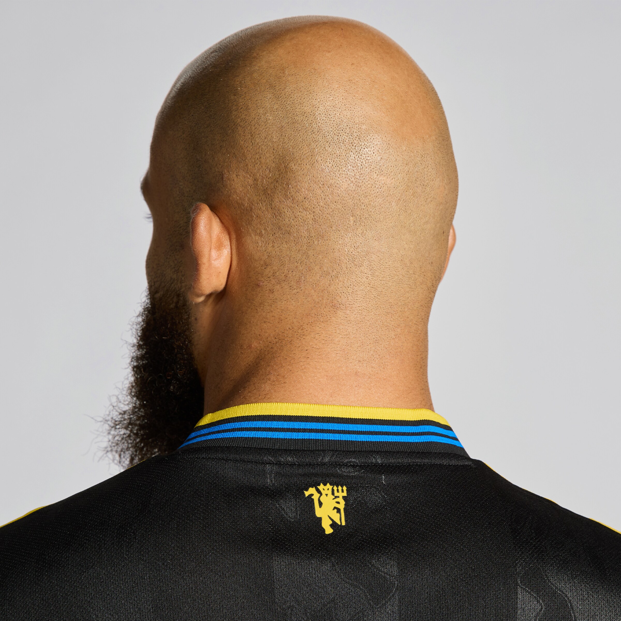 Manchester United 25/26 Third Jersey with Mbeumo 19 EPL Printing & Badge Black Detail [5-5]