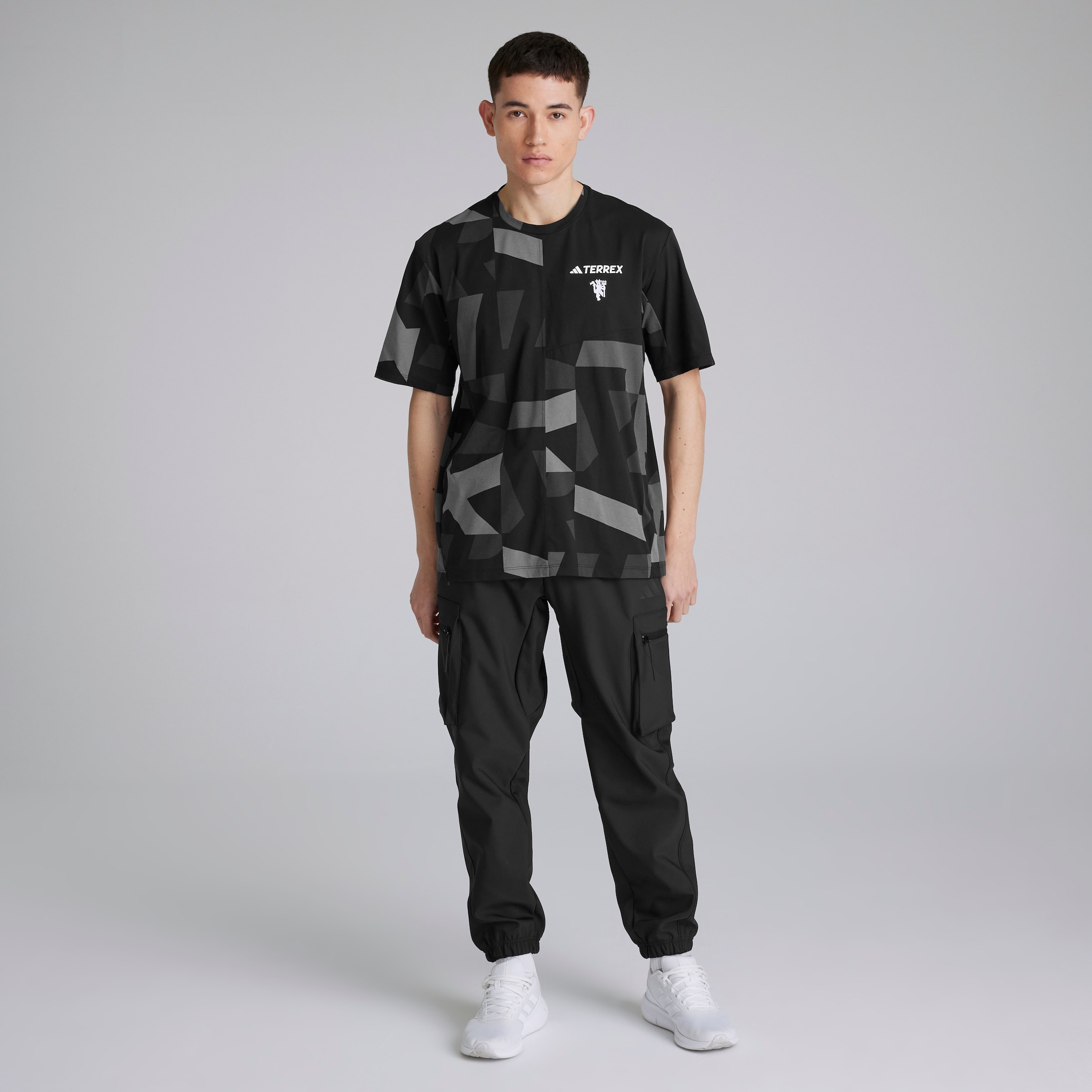 Manchester United x adidas Terrex CLIMACOOL All Over Print T-Shirt Black Black Detail [3-5]