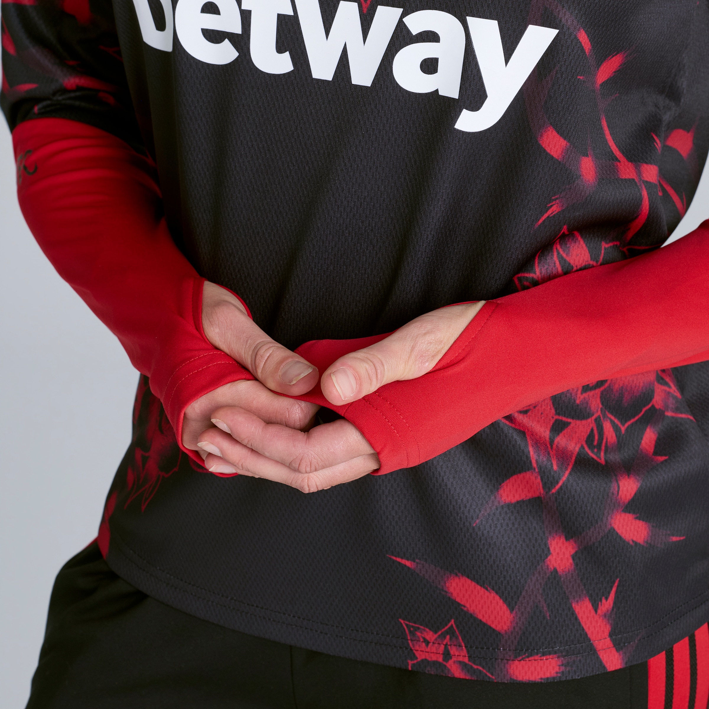 Manchester United Womens 26/27 Home Pre Match Warm Top (Sponsored) Red Detail [5-5]