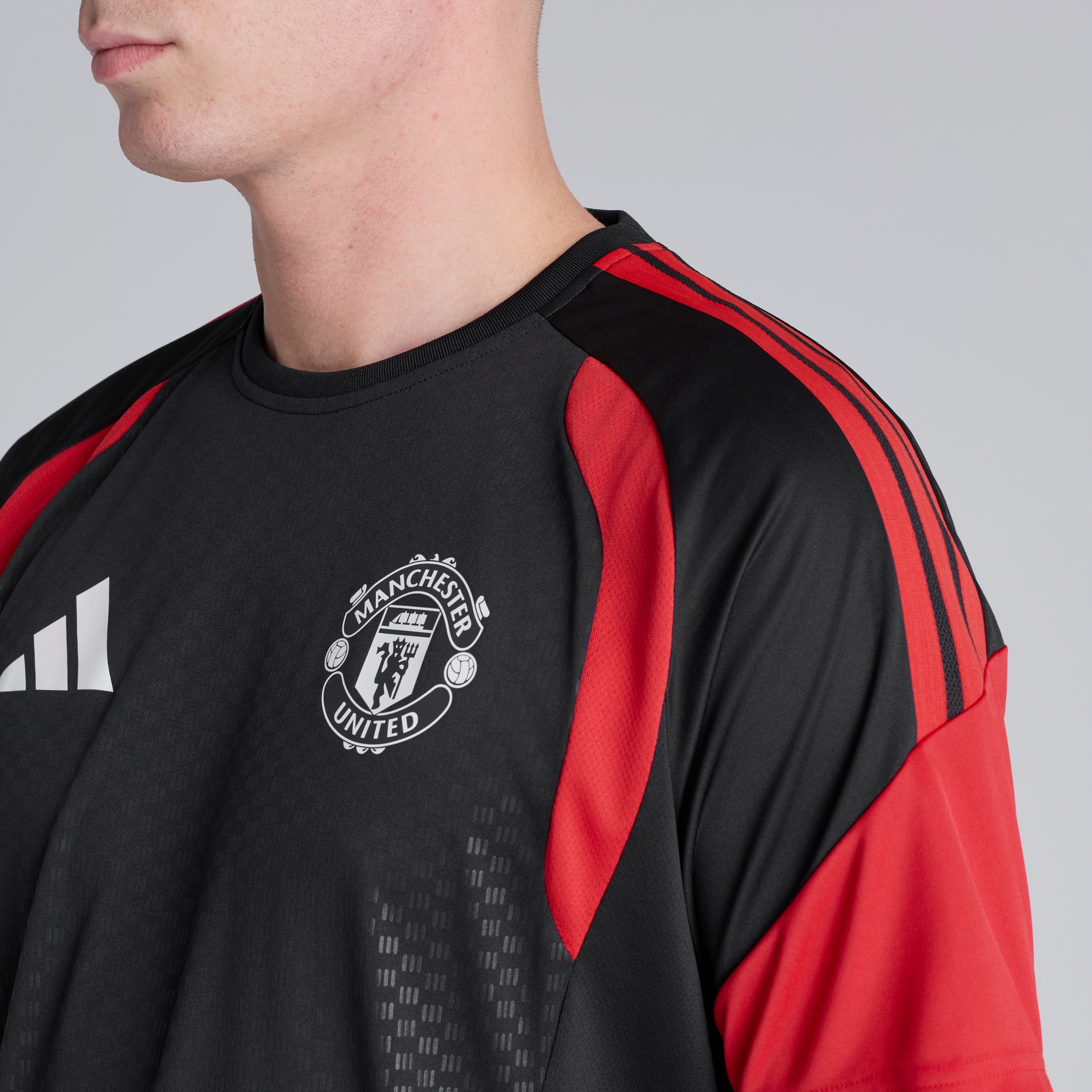 Manchester United 26/27 Training Tiro Jersey Black Black Detail [5-6]