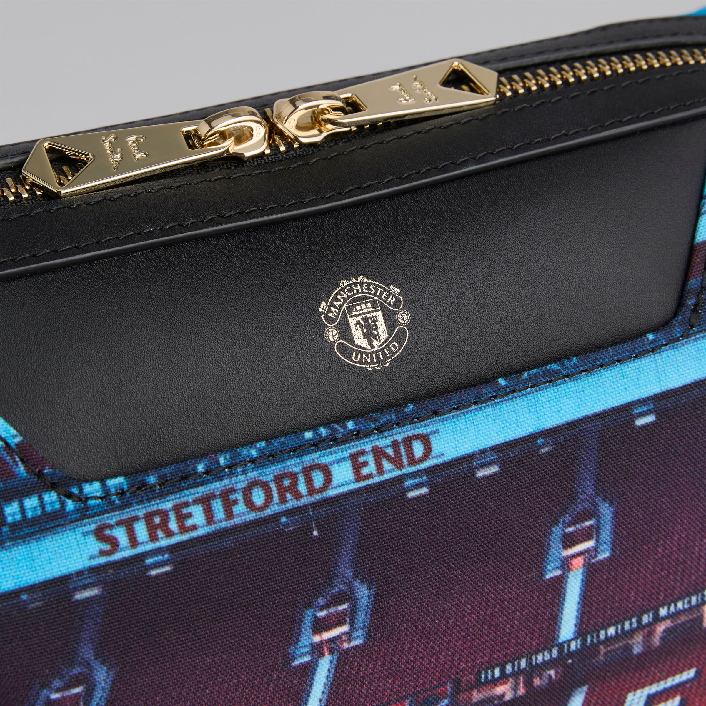 Manchester United x Paul Smith Stretford Print Washbag Multi Multicolore Détail [4-4]