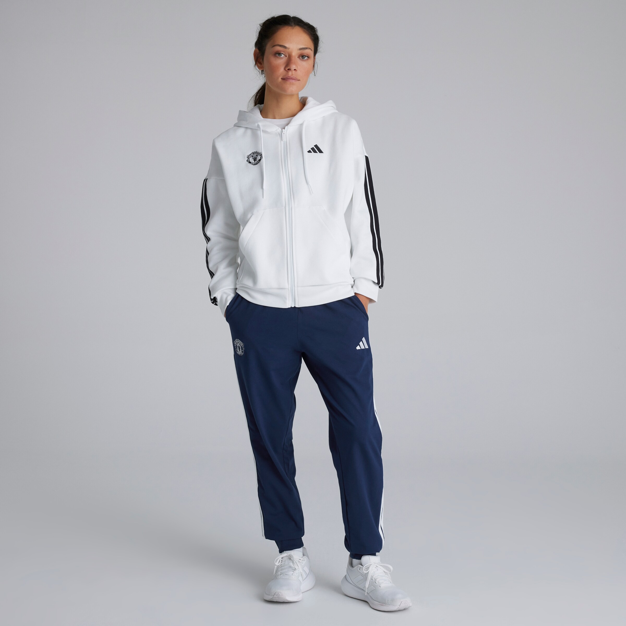 Manchester United x adidas Womens Essentials 3-Stripes Joggers Blue Blue Detail [3-6]